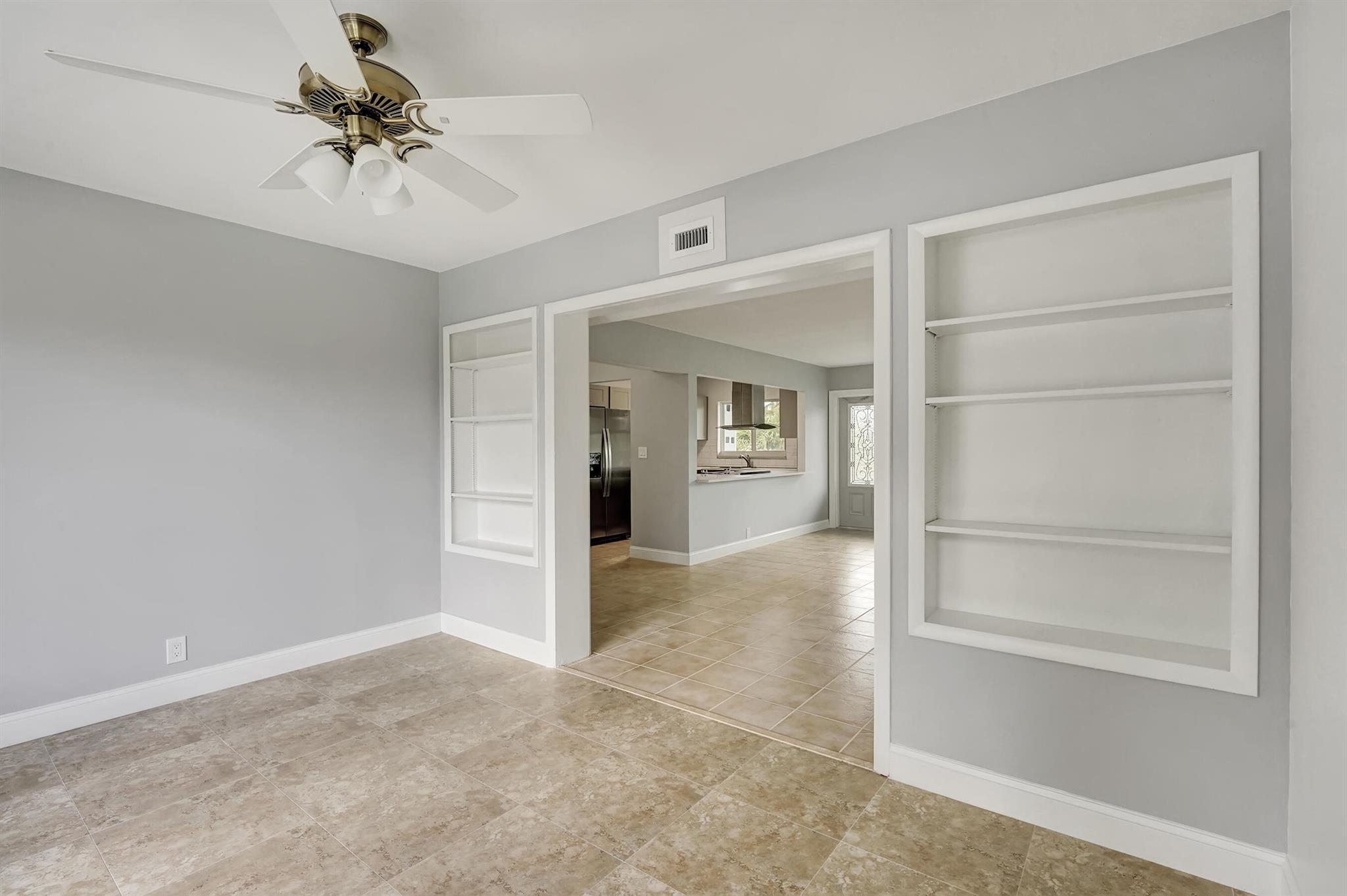 208 NW 1st Street 208