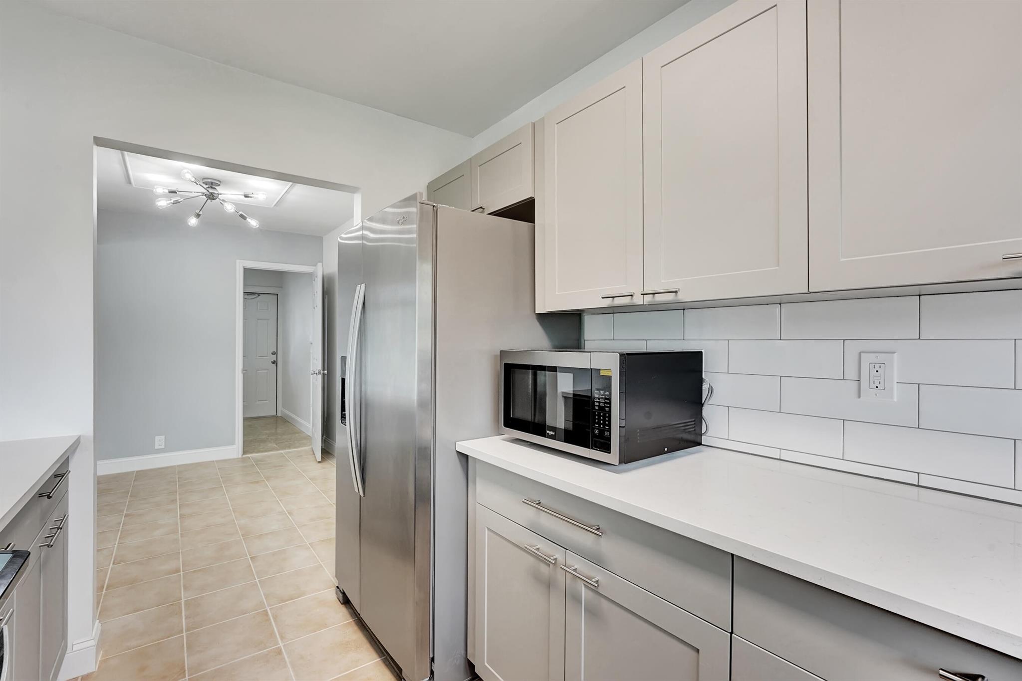 208 NW 1st Street 208