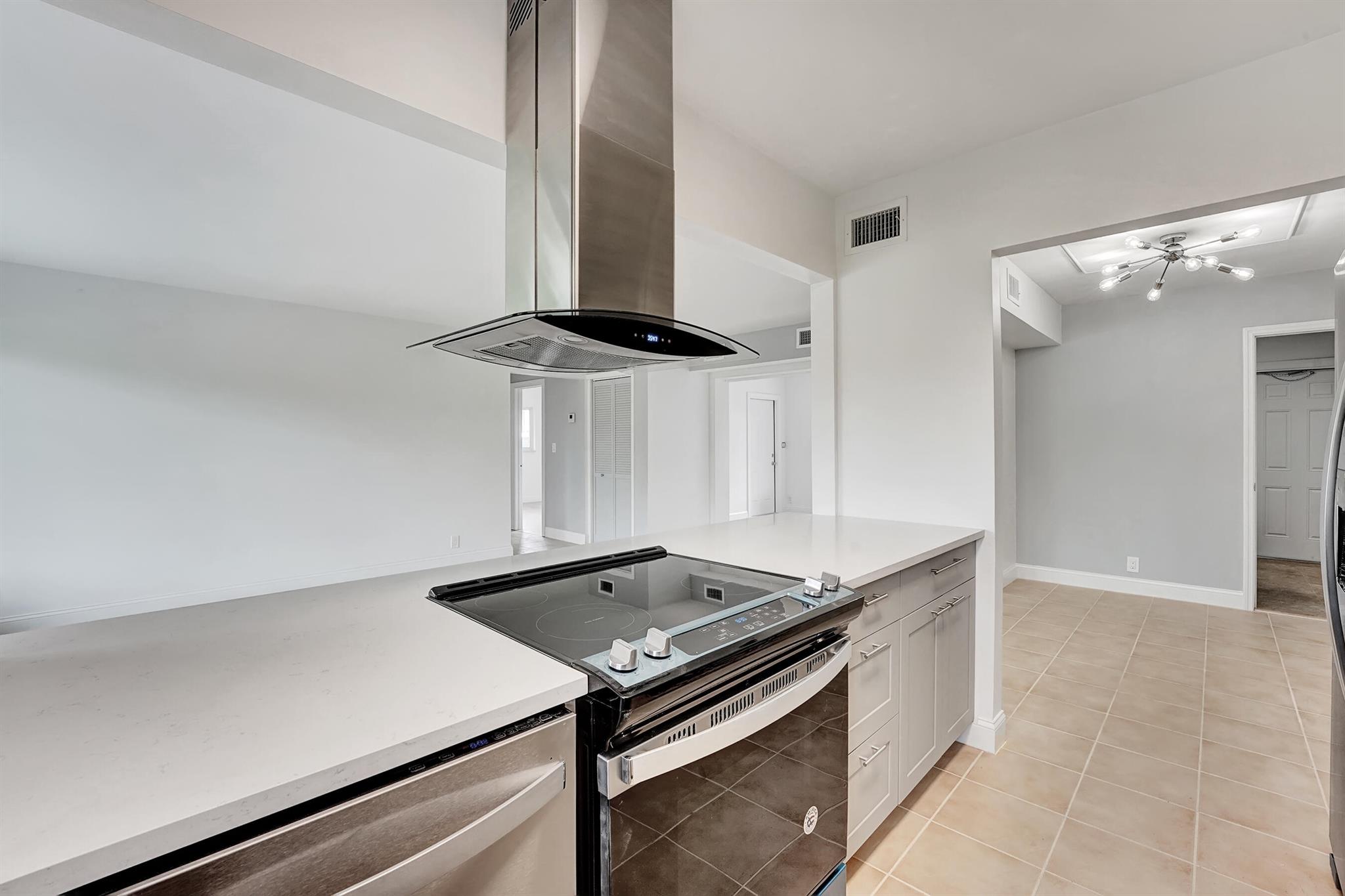 208 NW 1st Street 208