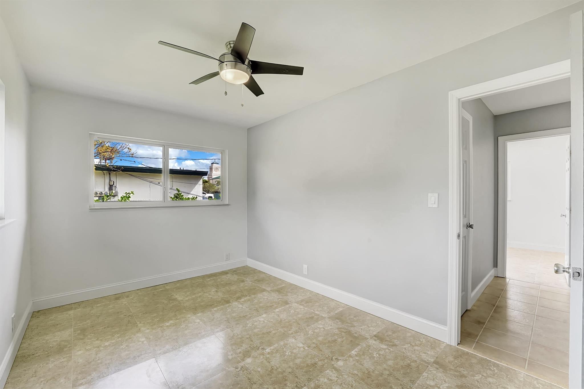 208 NW 1st Street 208