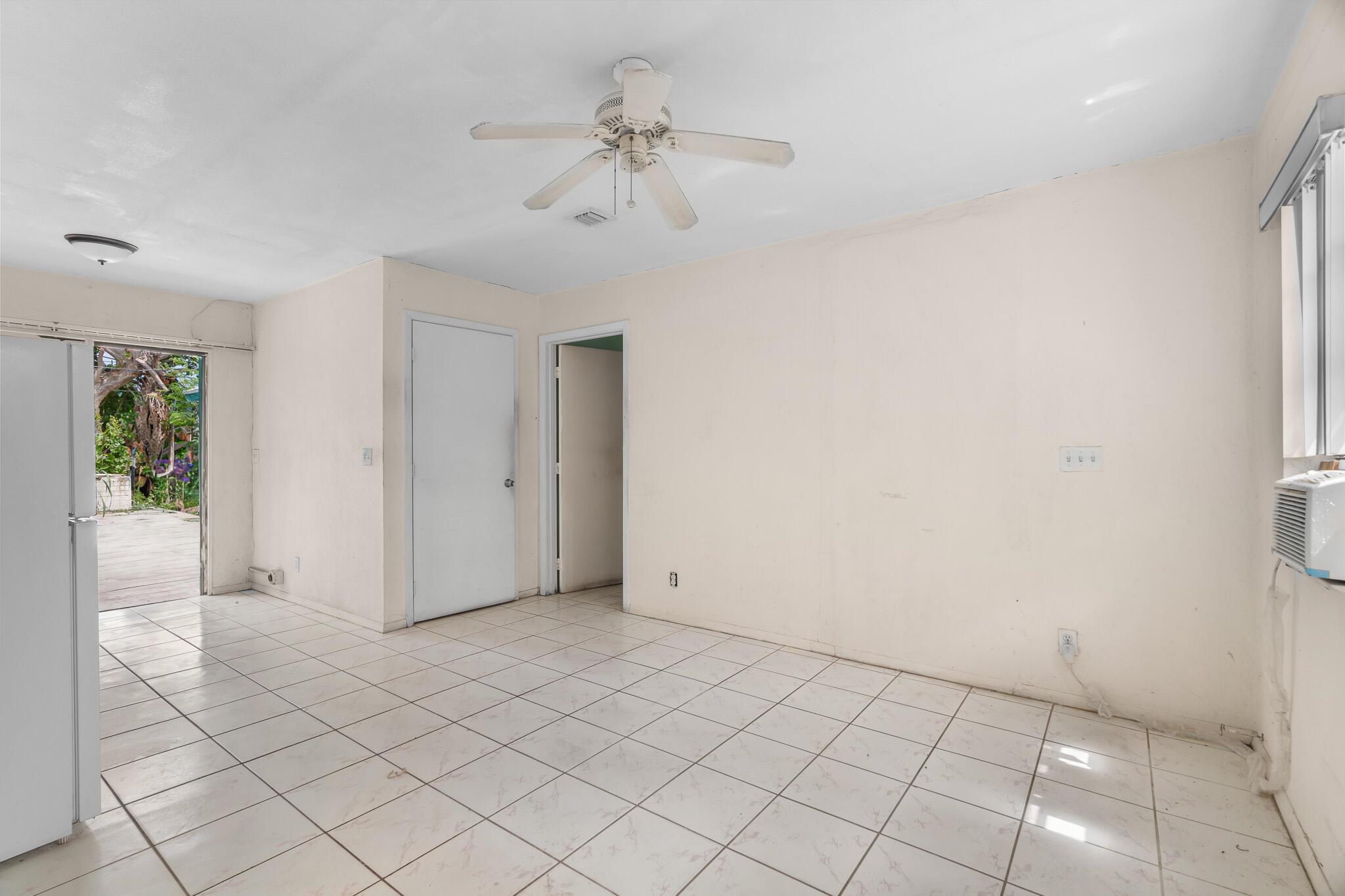 212 SW 10th Street