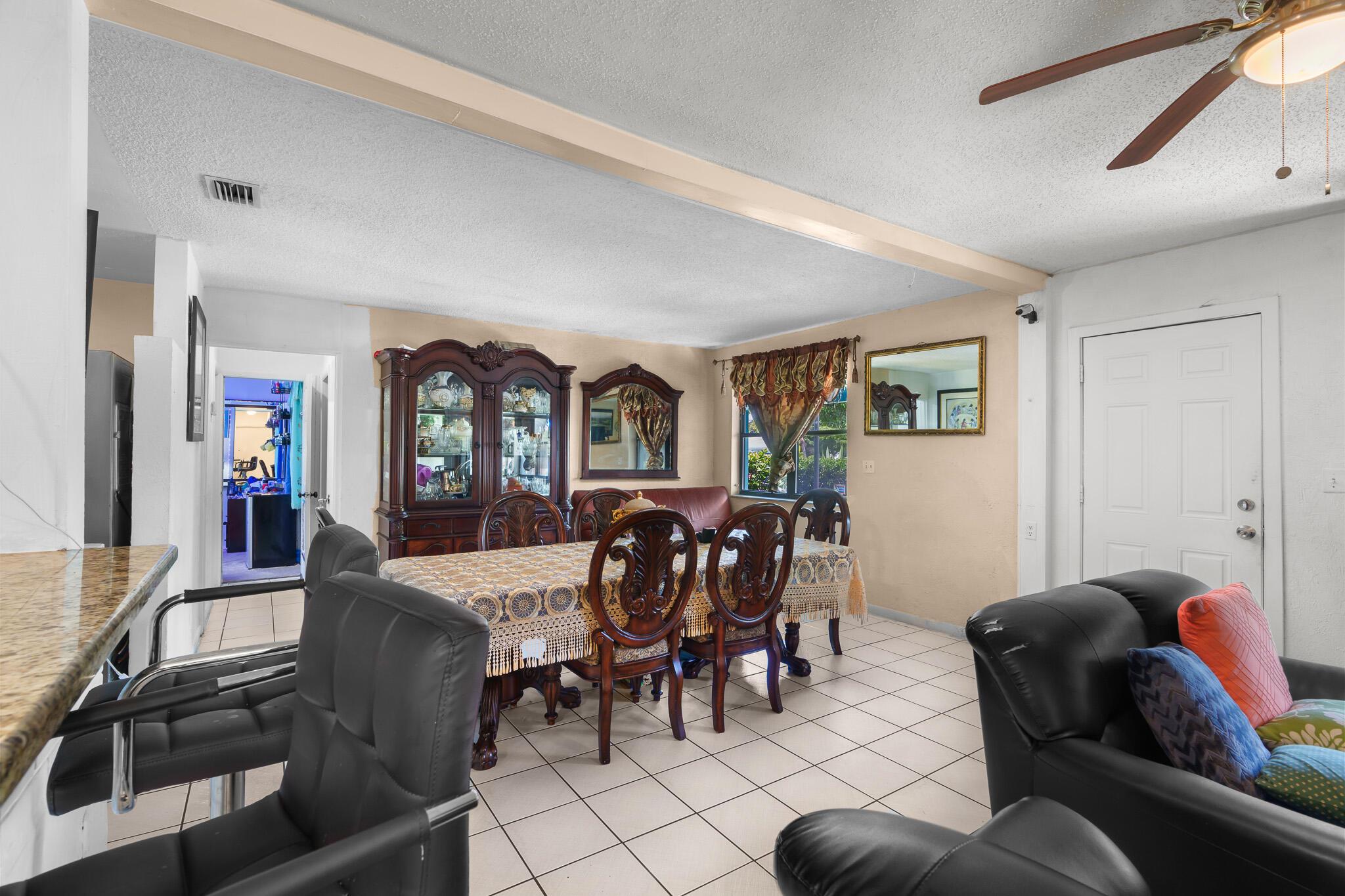 212 SW 10th Street