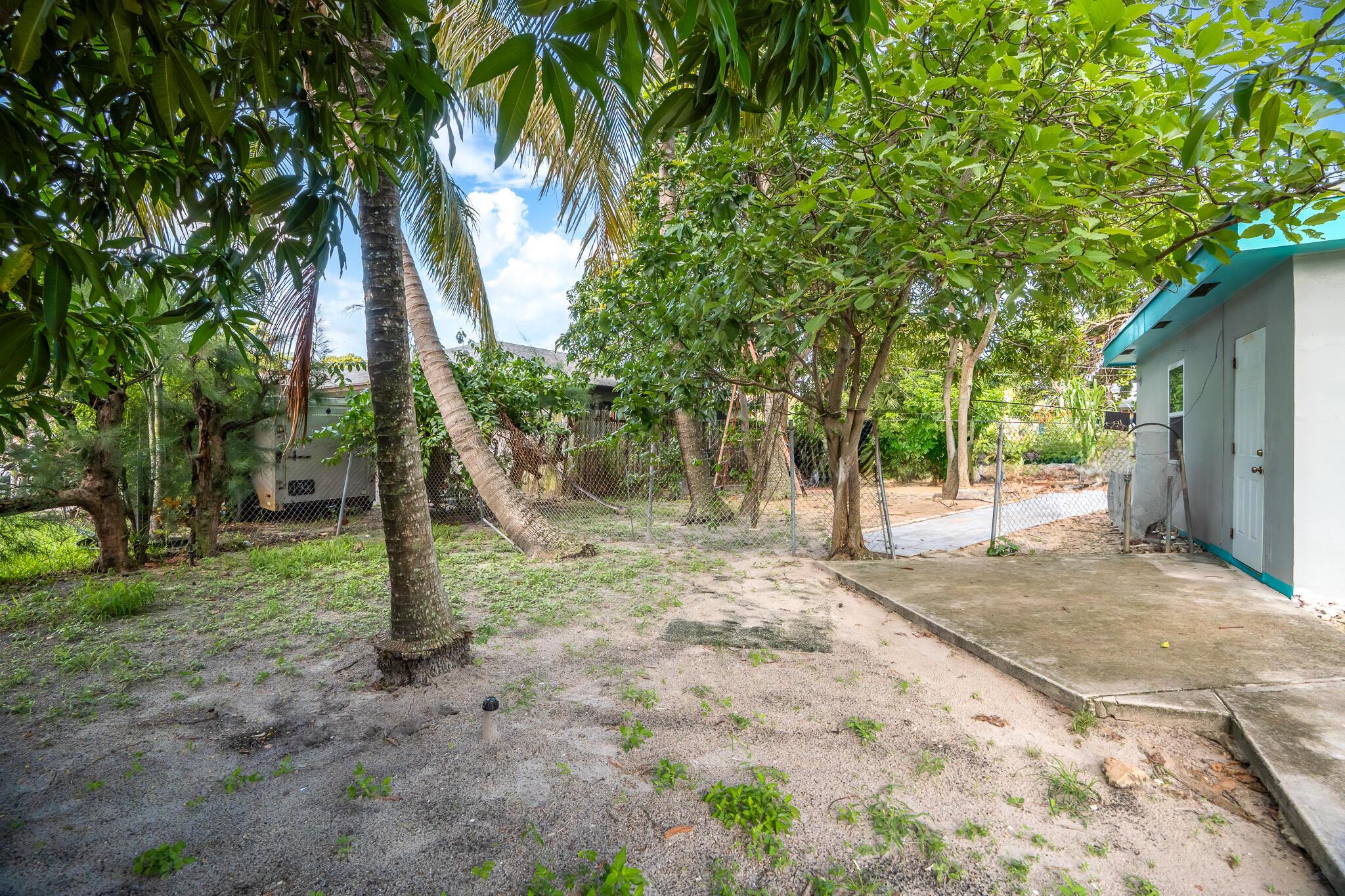 212 SW 10th Street