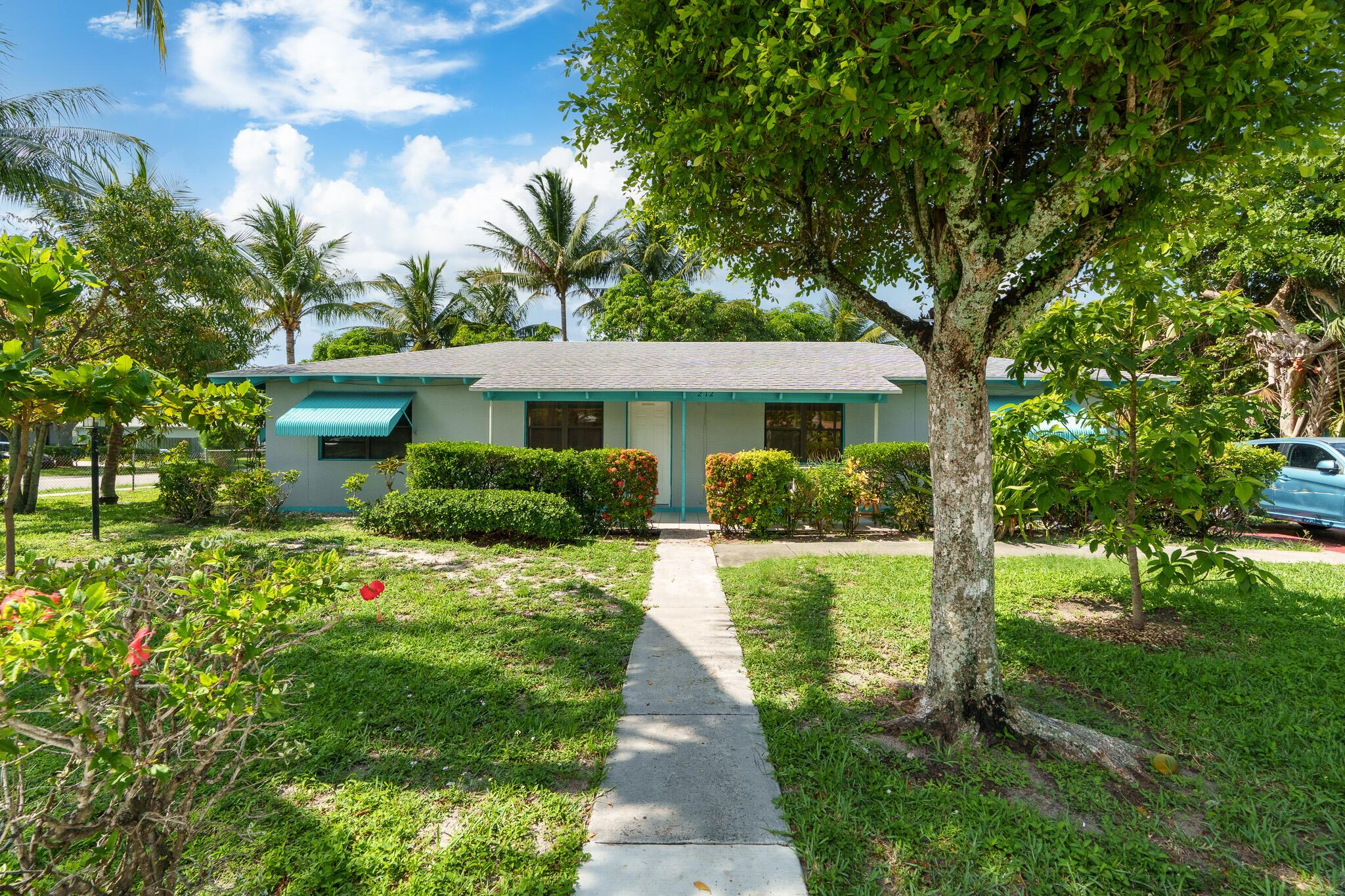 212 SW 10th Street