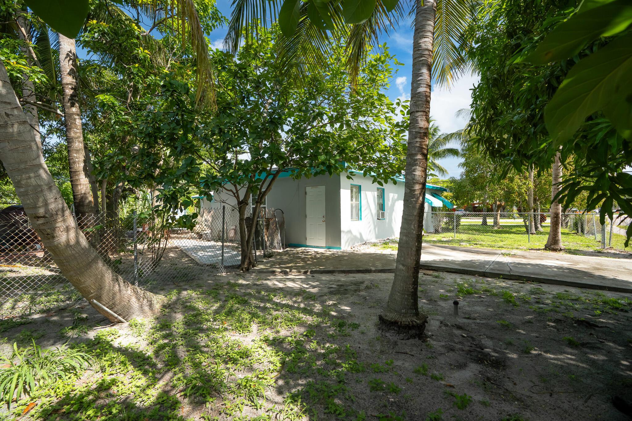 212 SW 10th Street