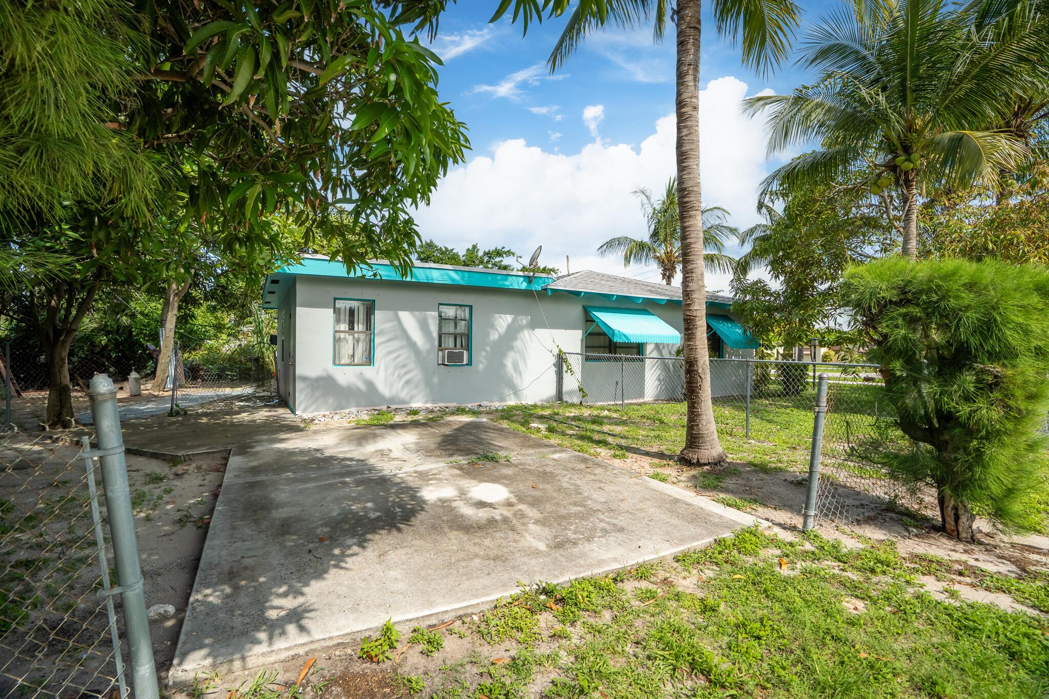 212 SW 10th Street