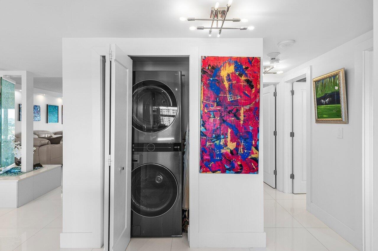 400 Seasage Drive 804