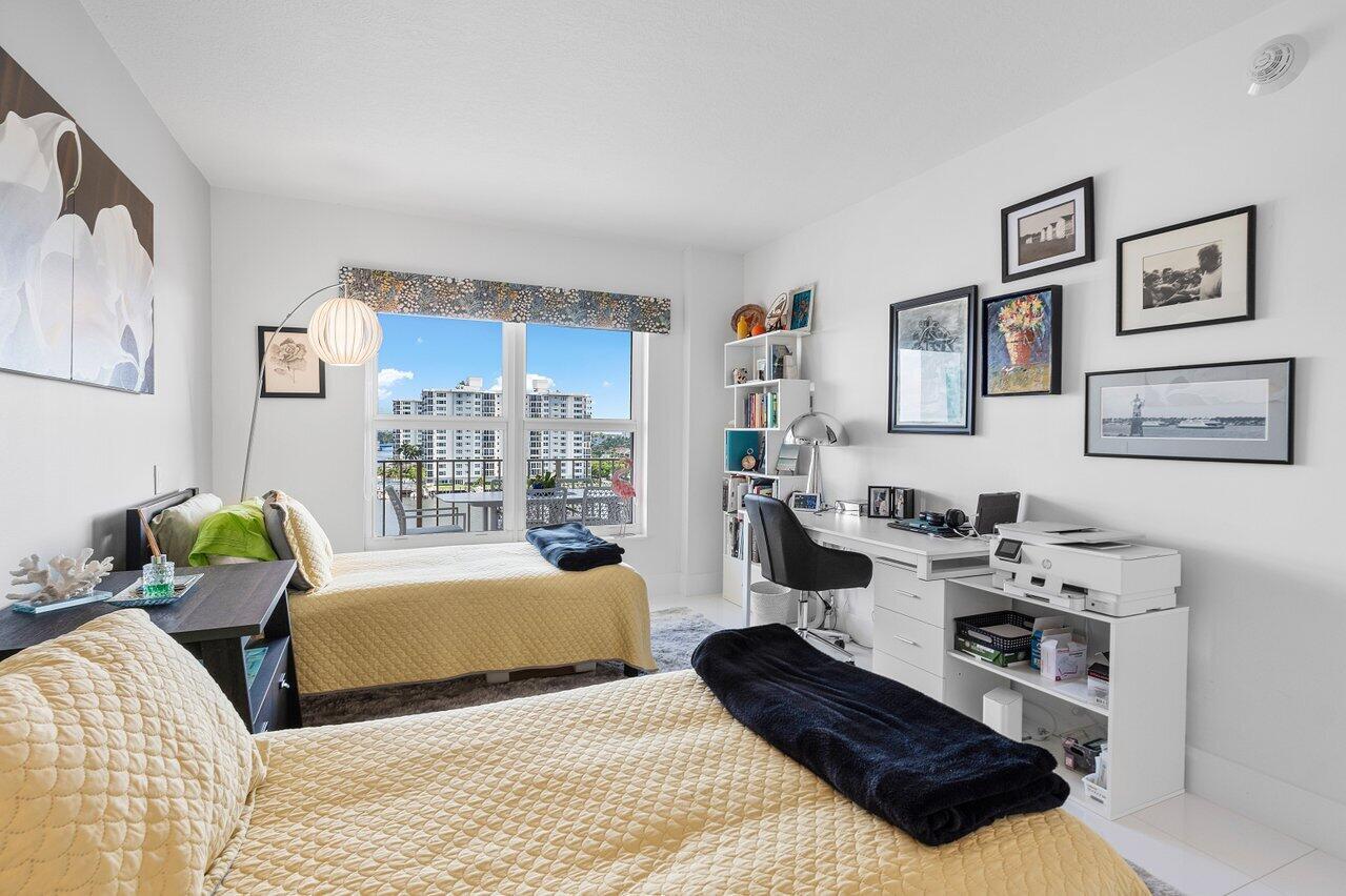 400 Seasage Drive 804