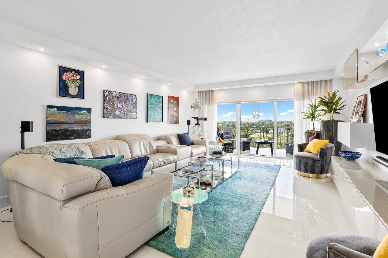 400 Seasage Drive 804