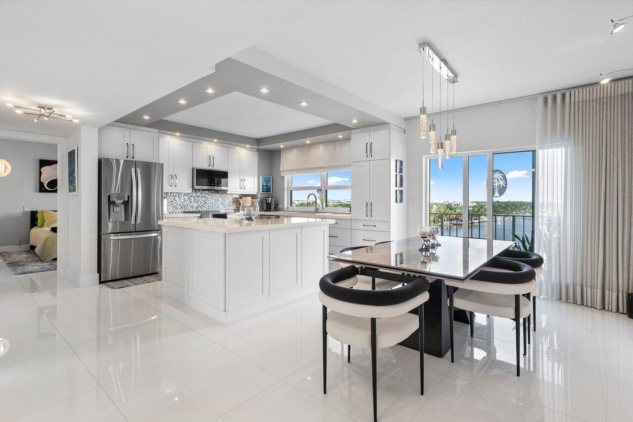 400 Seasage Drive 804