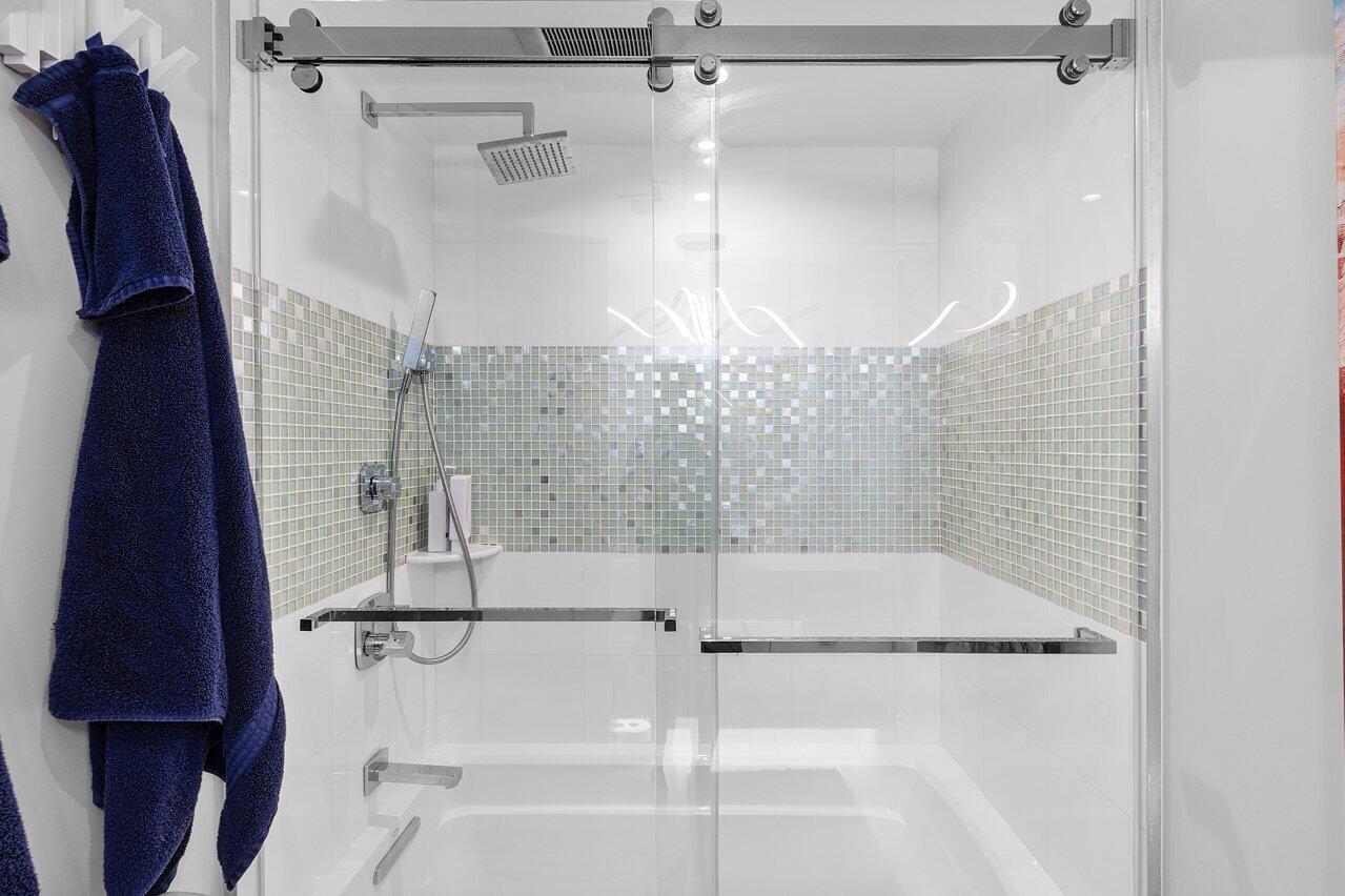 400 Seasage Drive 804