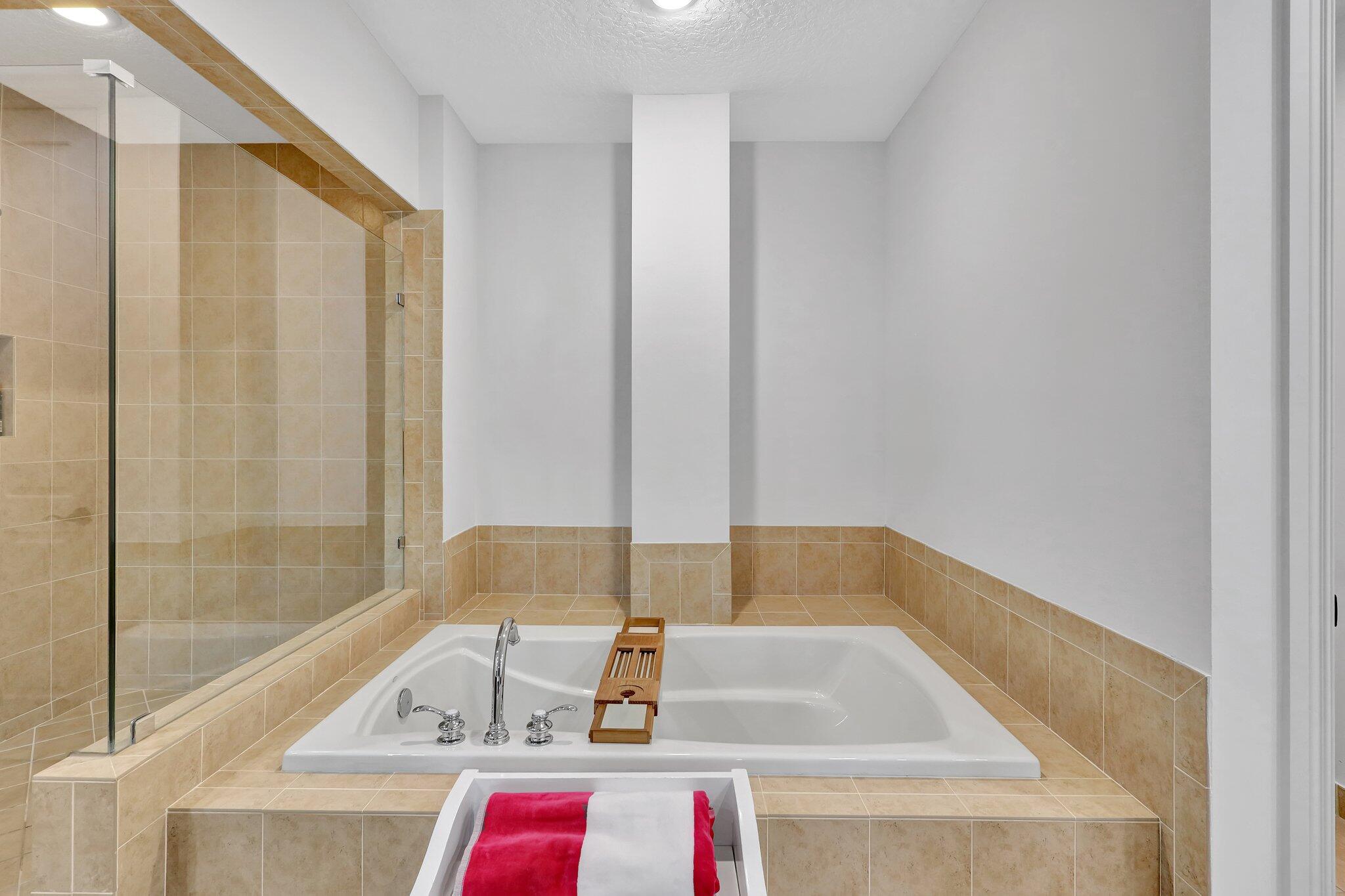 200 NE 2nd Avenue 215