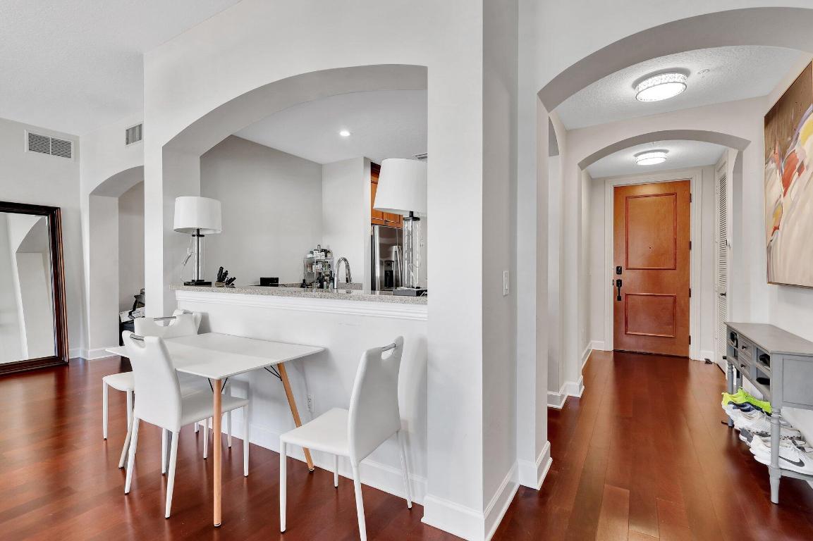 200 NE 2nd Avenue 215