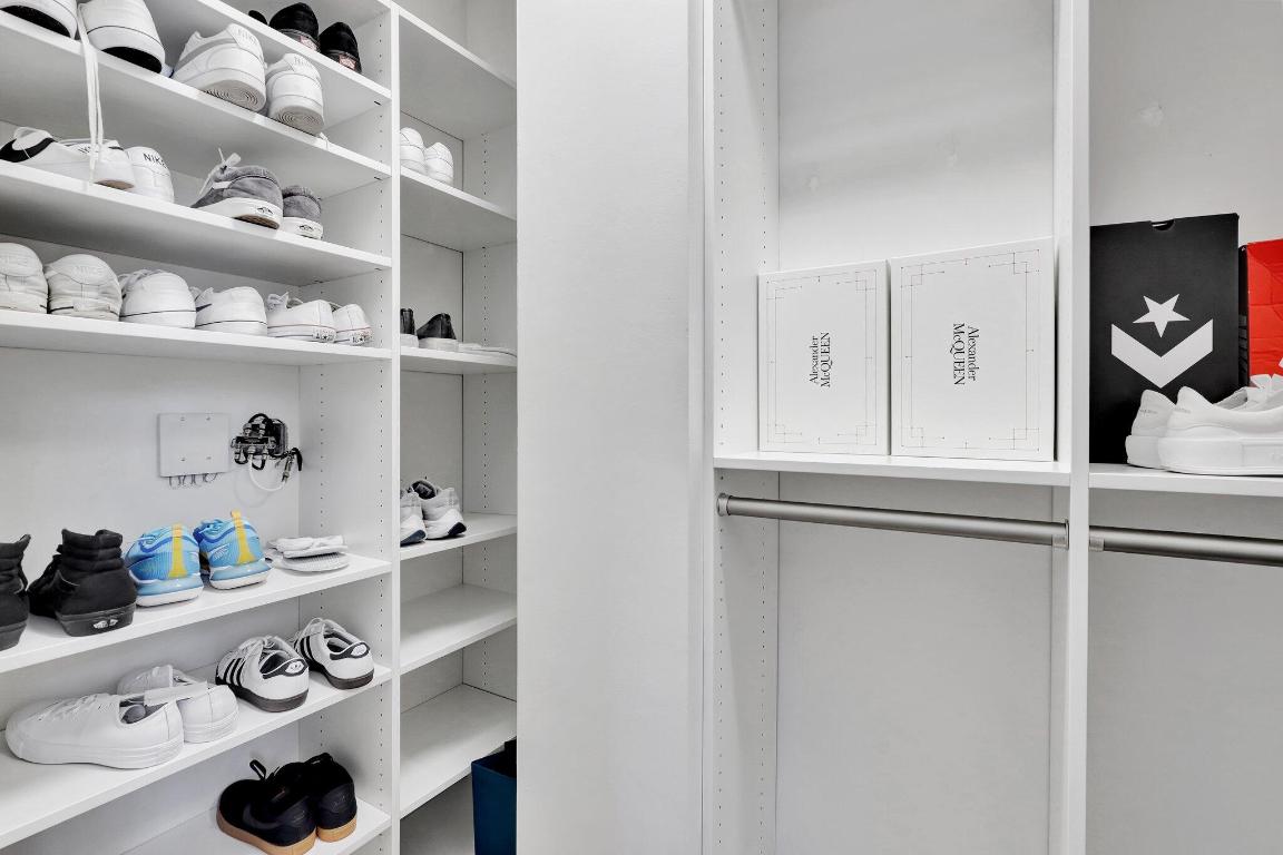 200 NE 2nd Avenue 215