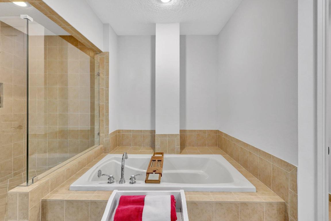 200 NE 2nd Avenue 215