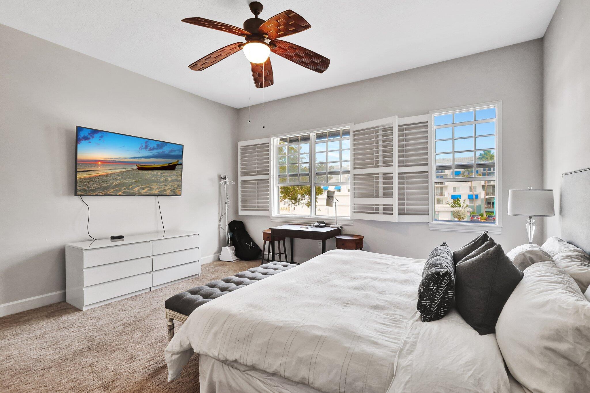 200 NE 2nd Avenue 215