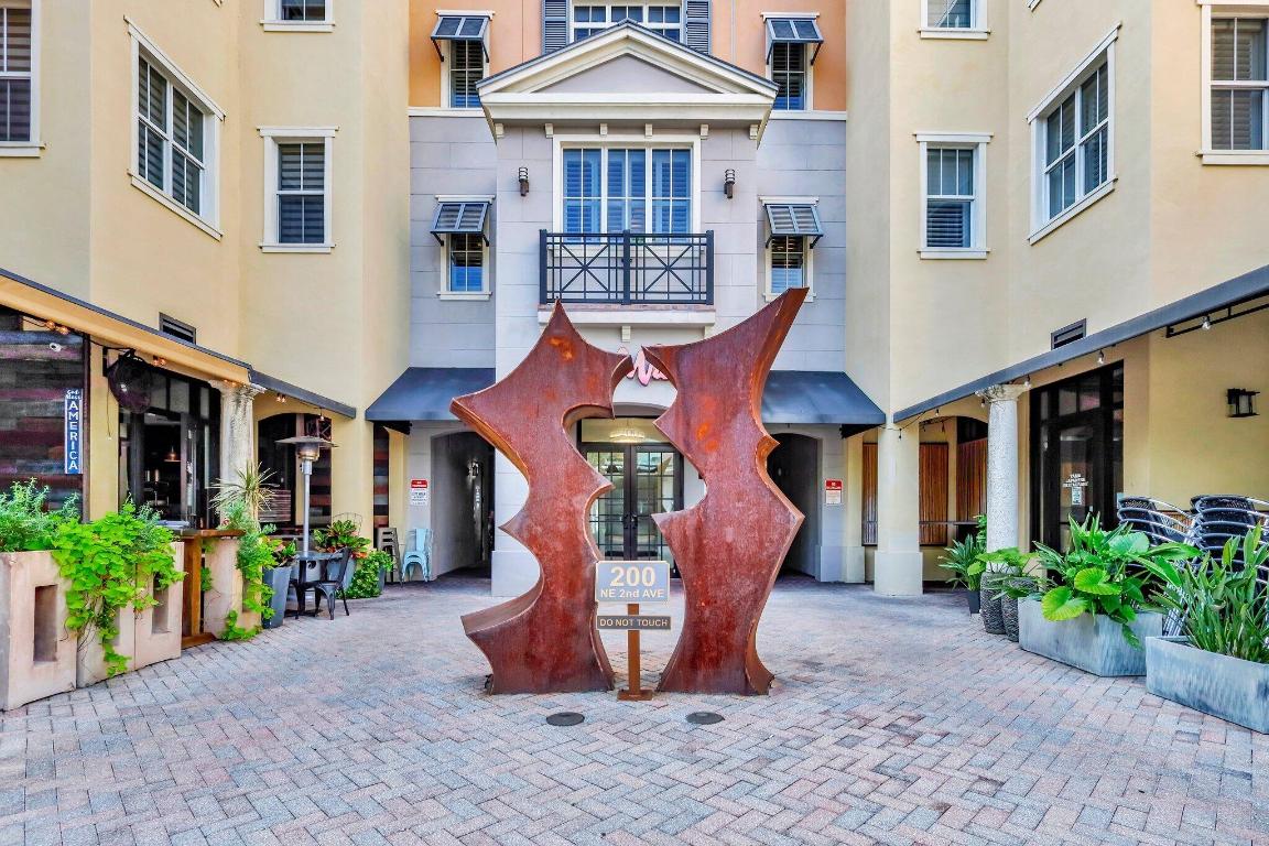 200 NE 2nd Avenue 215