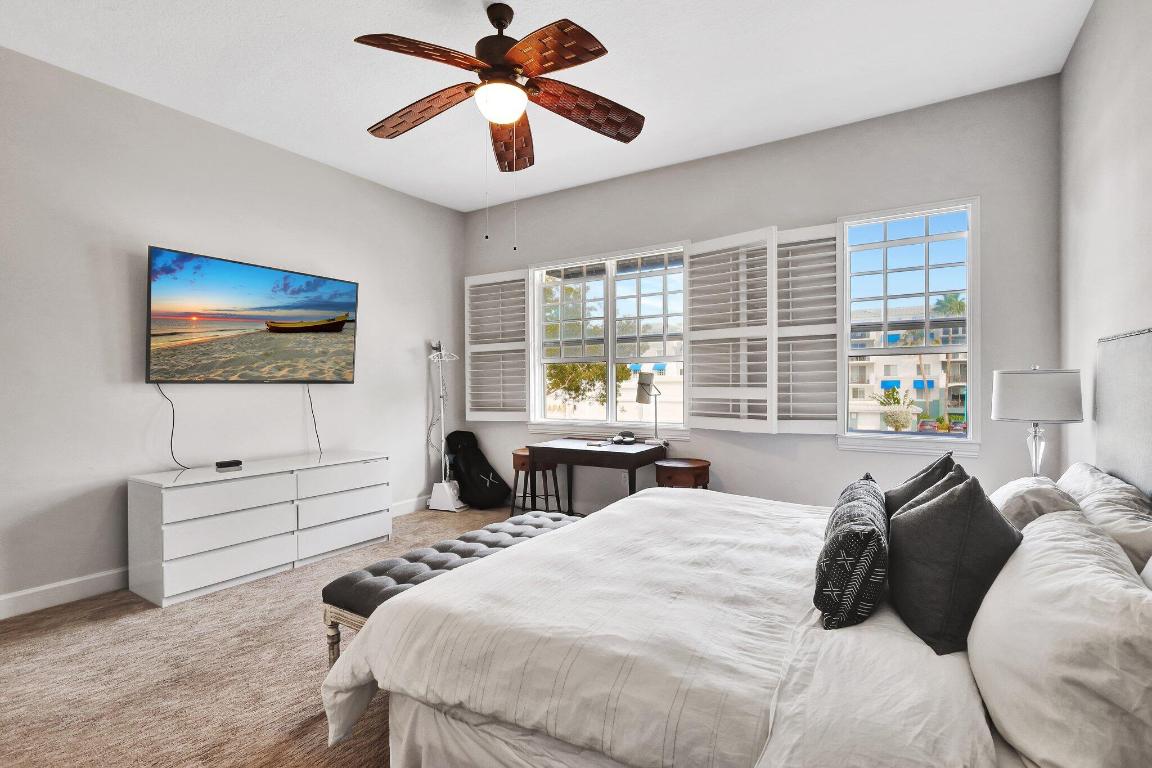 200 NE 2nd Avenue 215