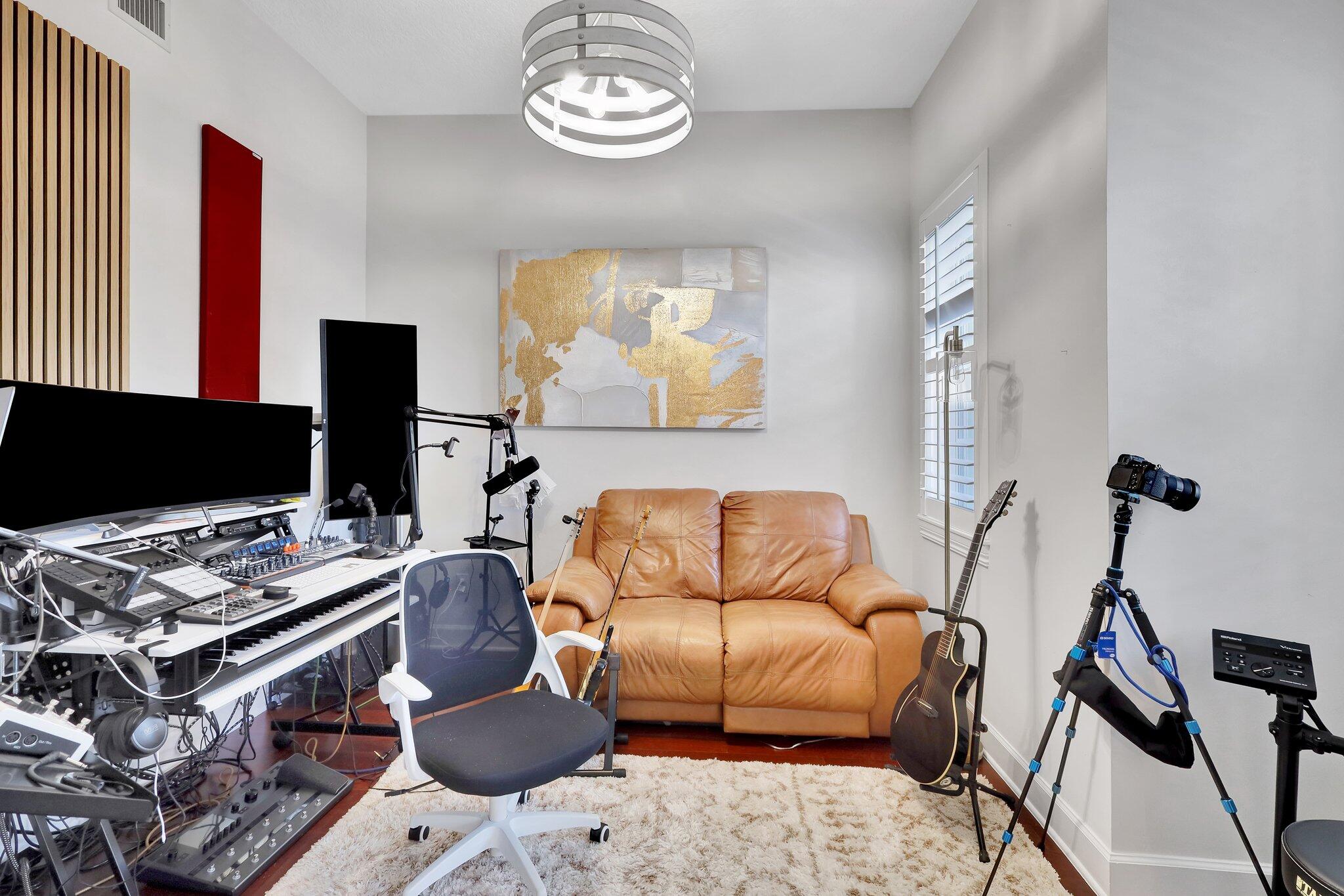 200 NE 2nd Avenue 215