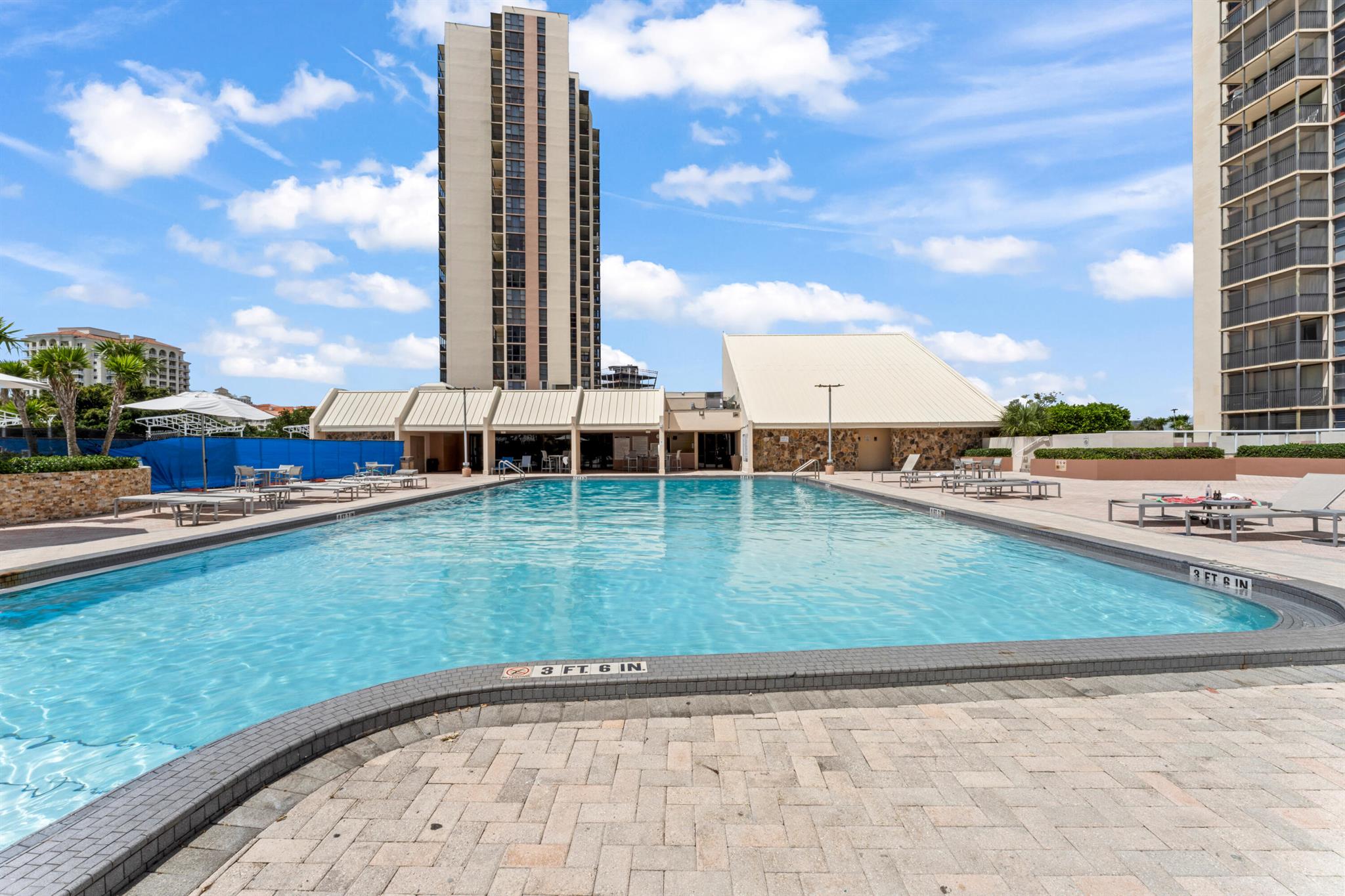 20379 W Country Club Drive 937