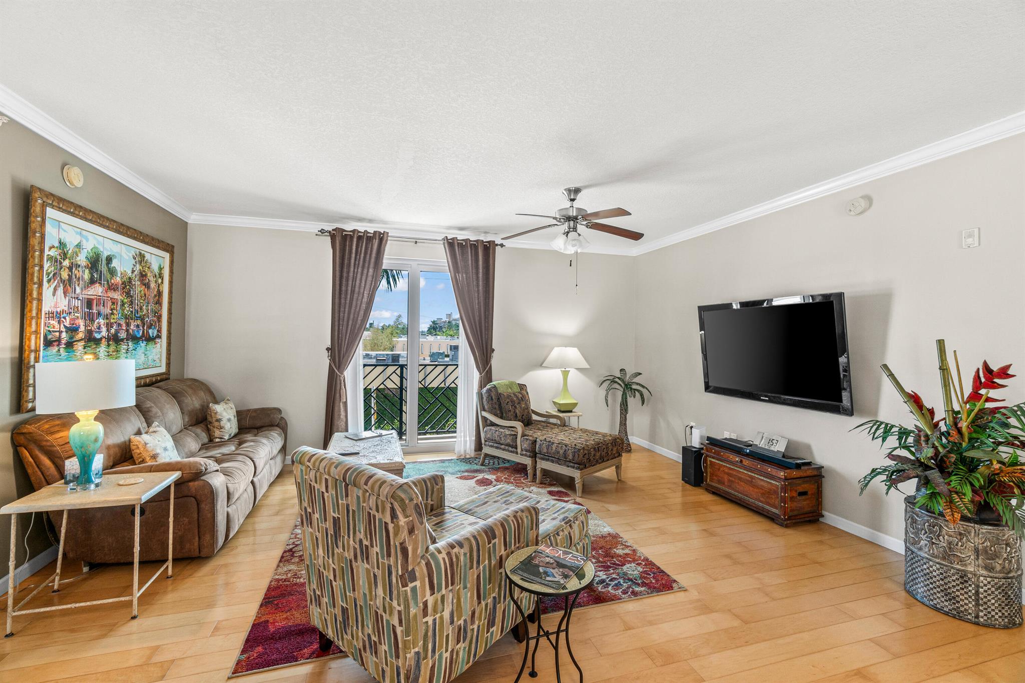 225 NE 1st Street 207