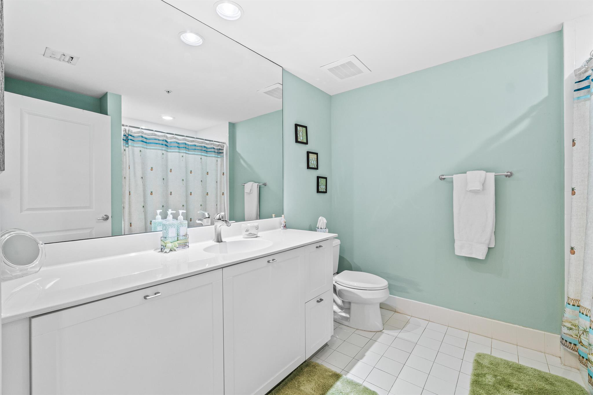 225 NE 1st Street 207