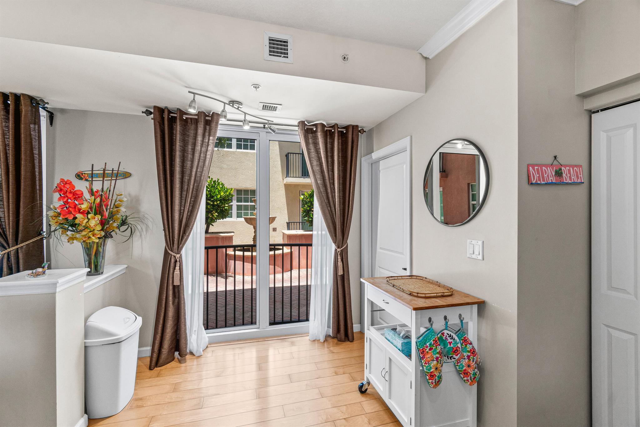 225 NE 1st Street 207