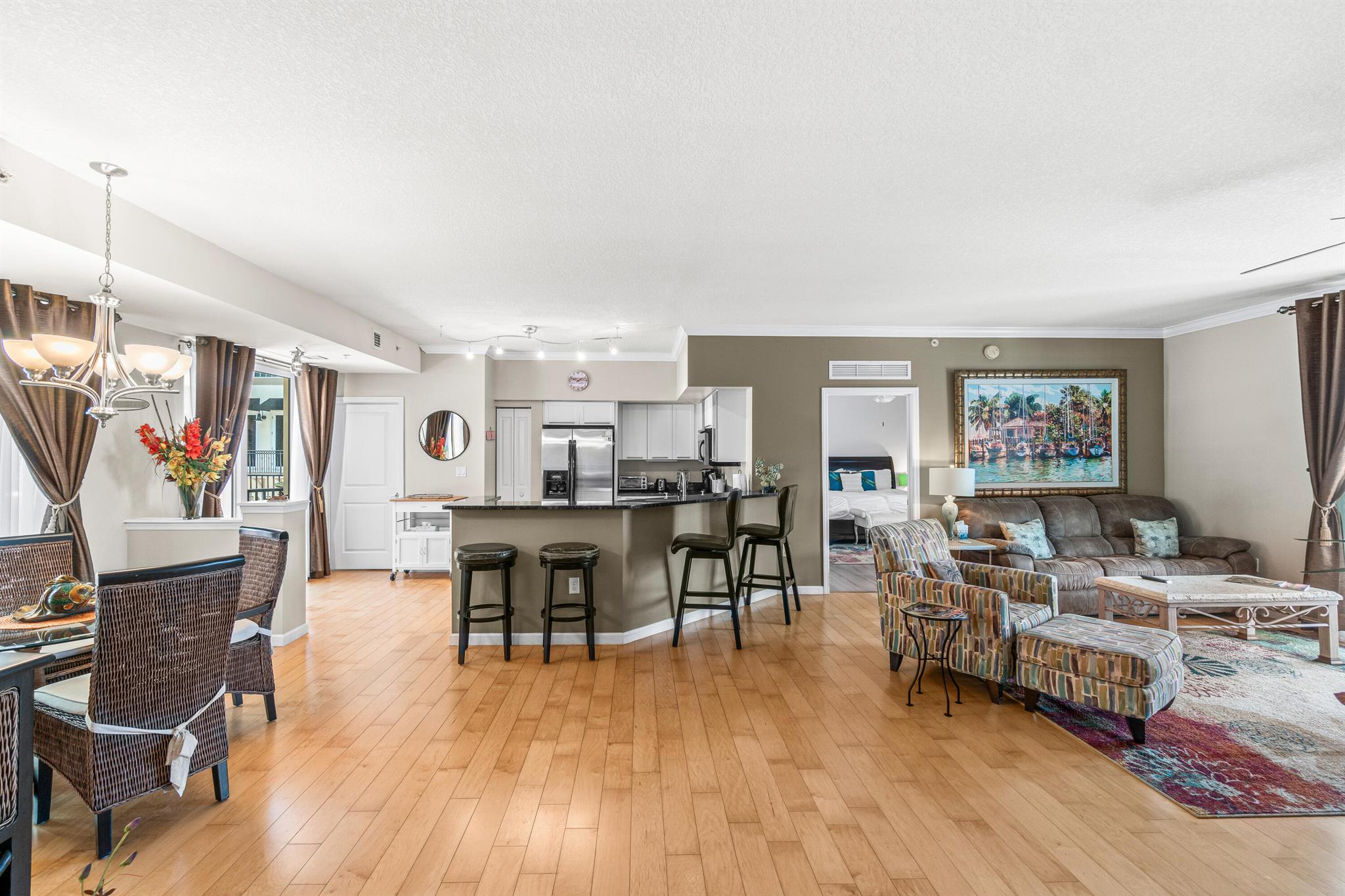 225 NE 1st Street 207