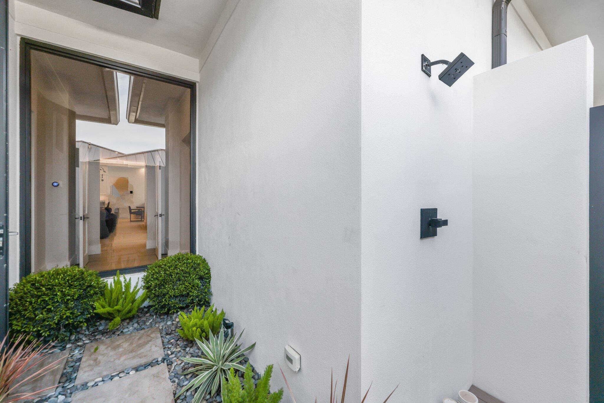 525 Whispering Pines Road