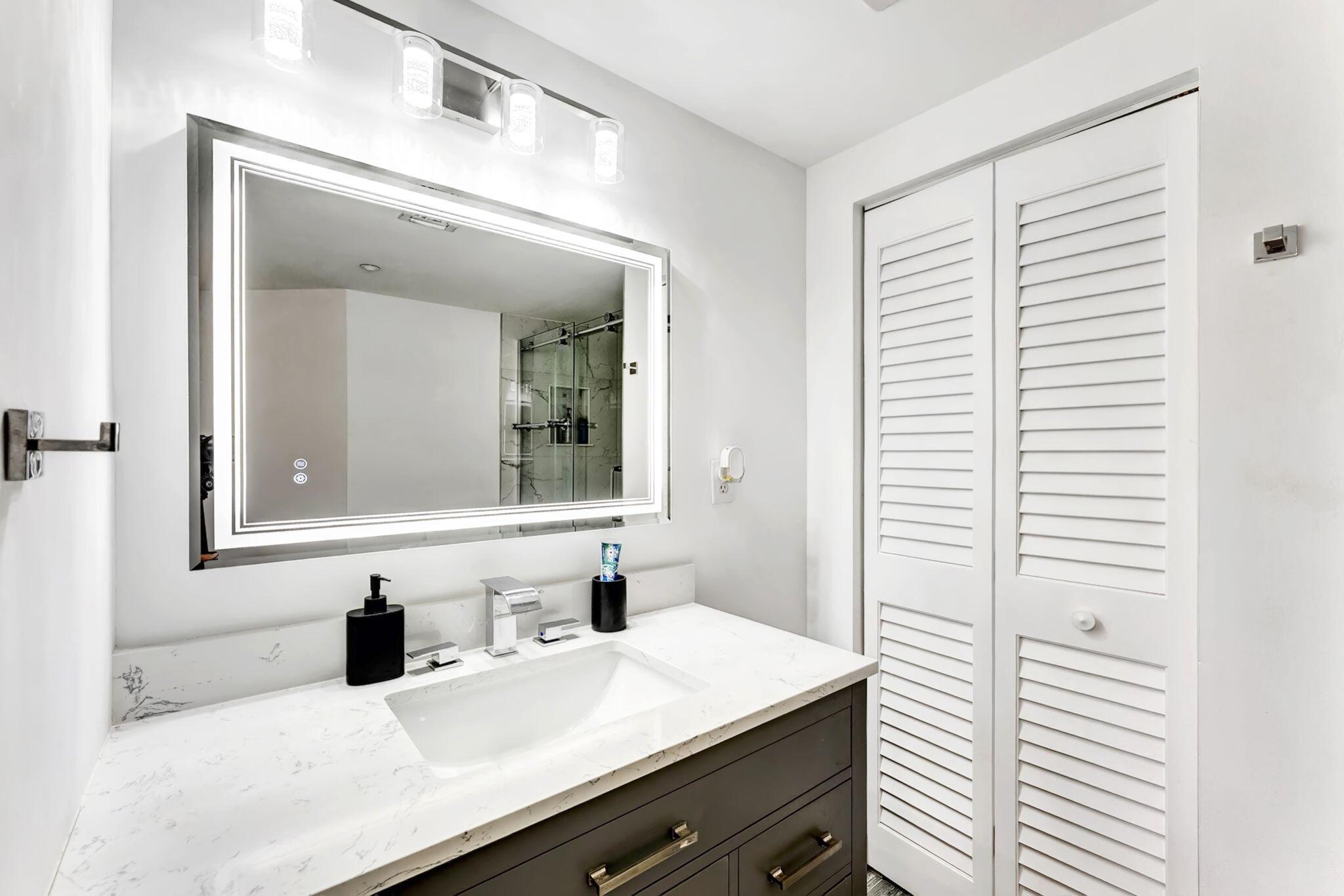 2105 Lavers Circle 507