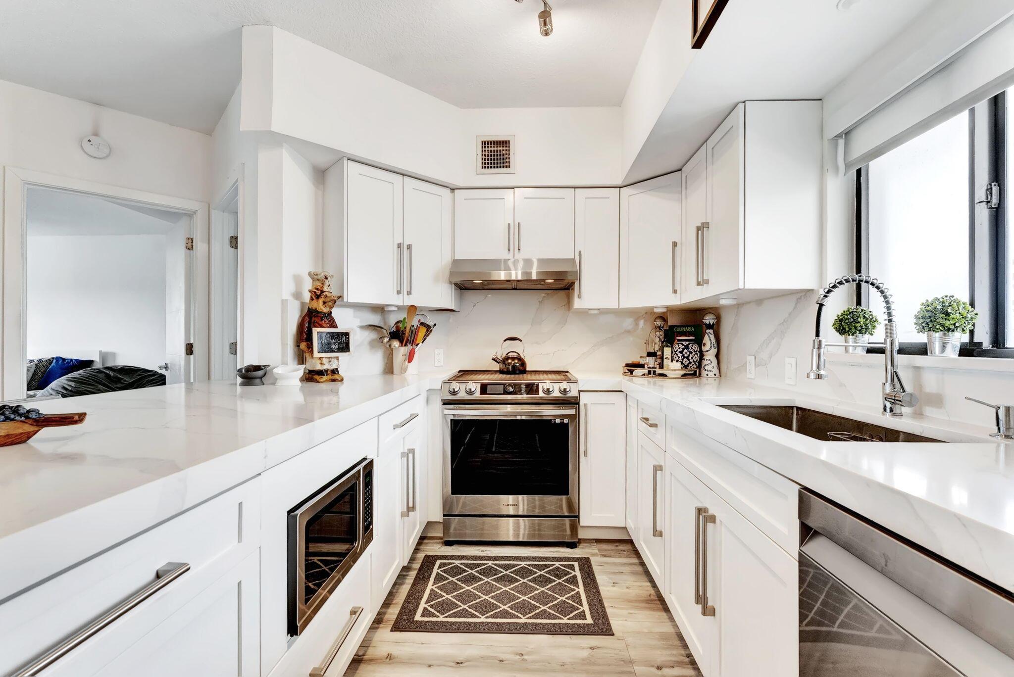 2105 Lavers Circle 507