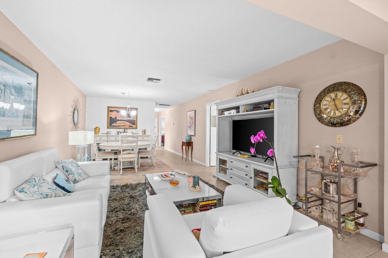 1131 Calamondin Ter 203 Terrace 203