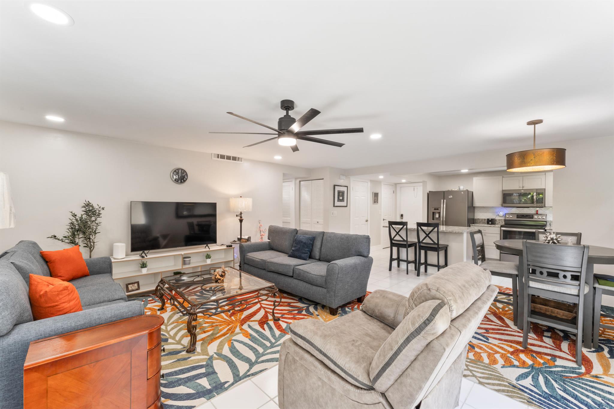 720 N Dixie Highway 303