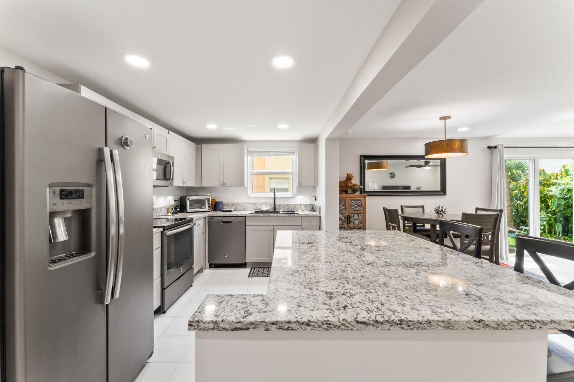 720 N Dixie Highway 303