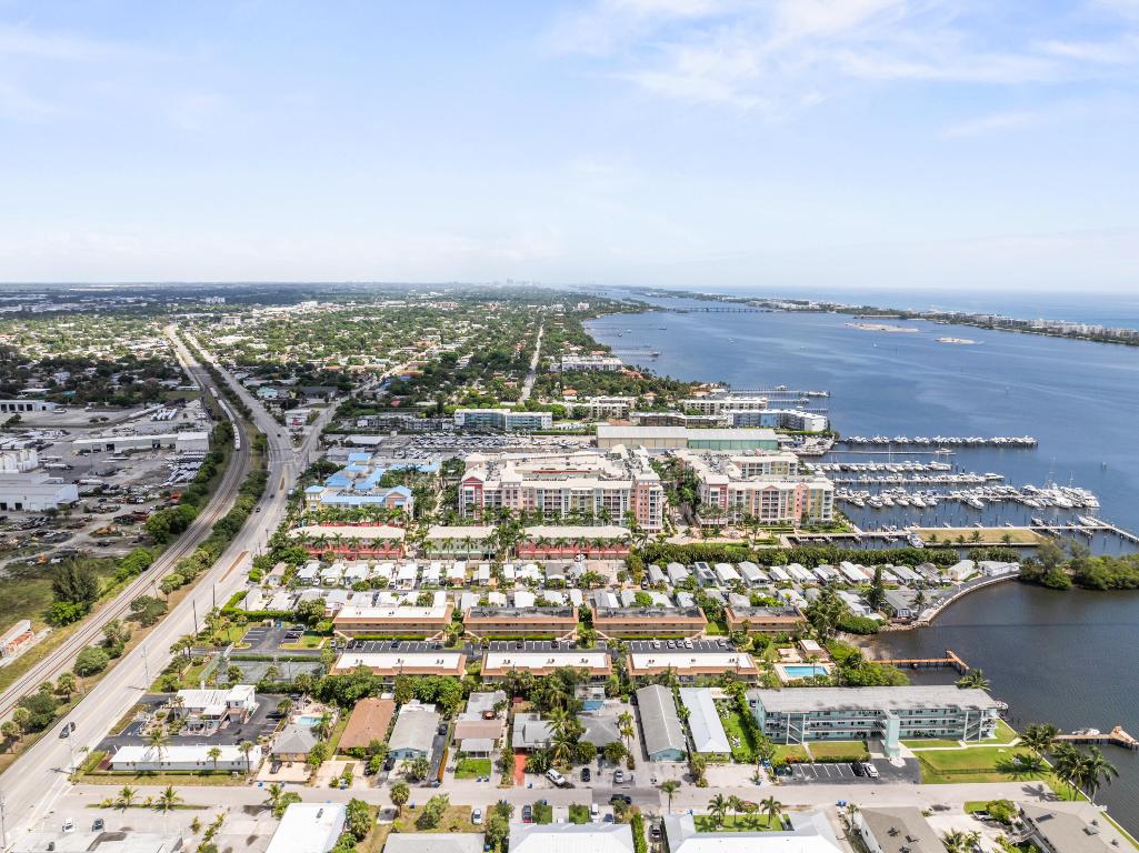 720 N Dixie Highway 303