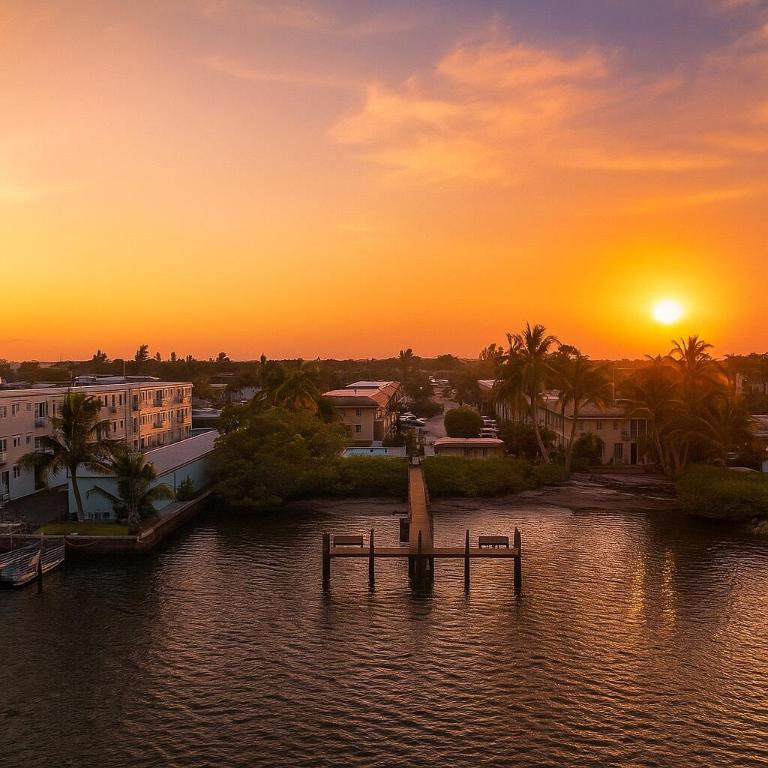 720 N Dixie Highway 303