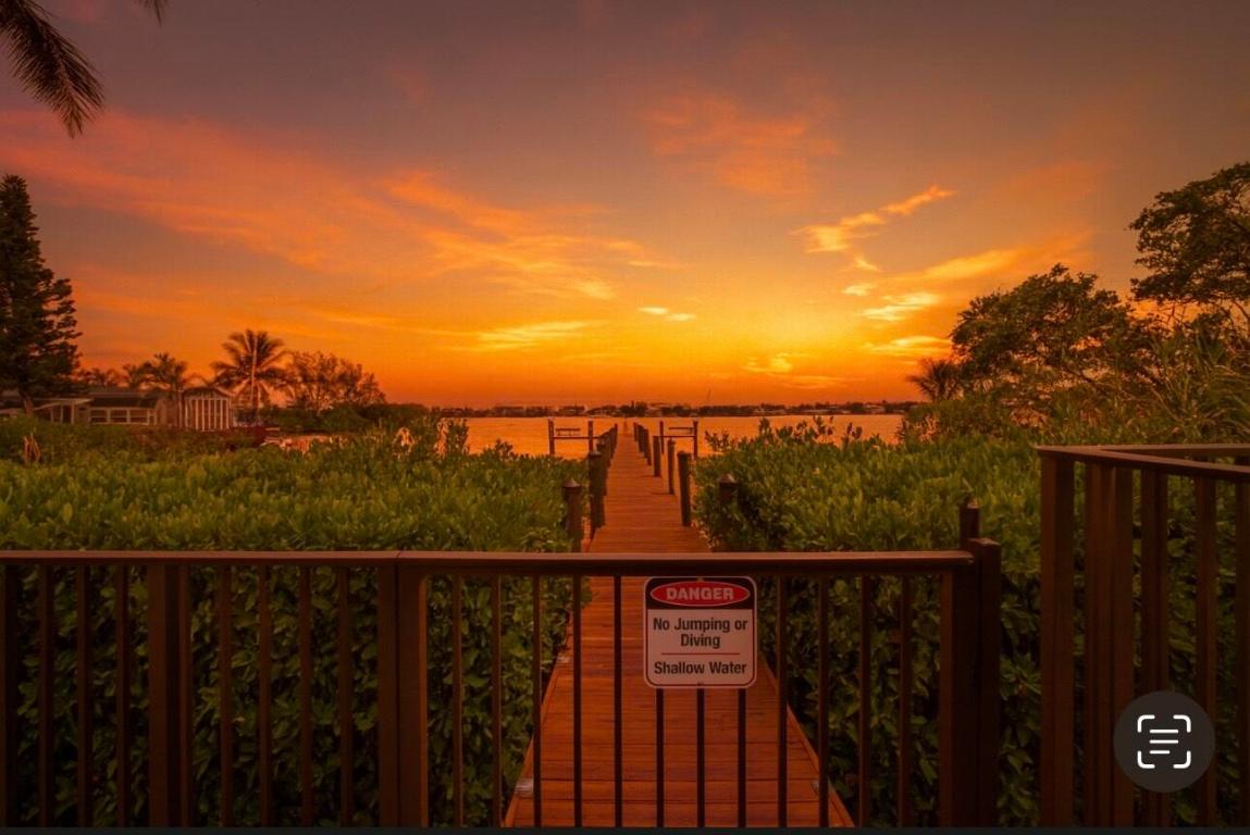 720 N Dixie Highway 303