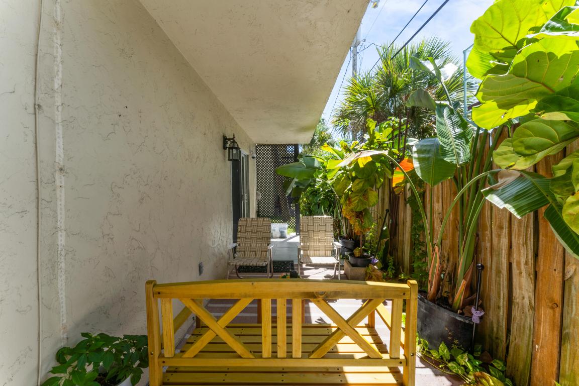 720 N Dixie Highway 303