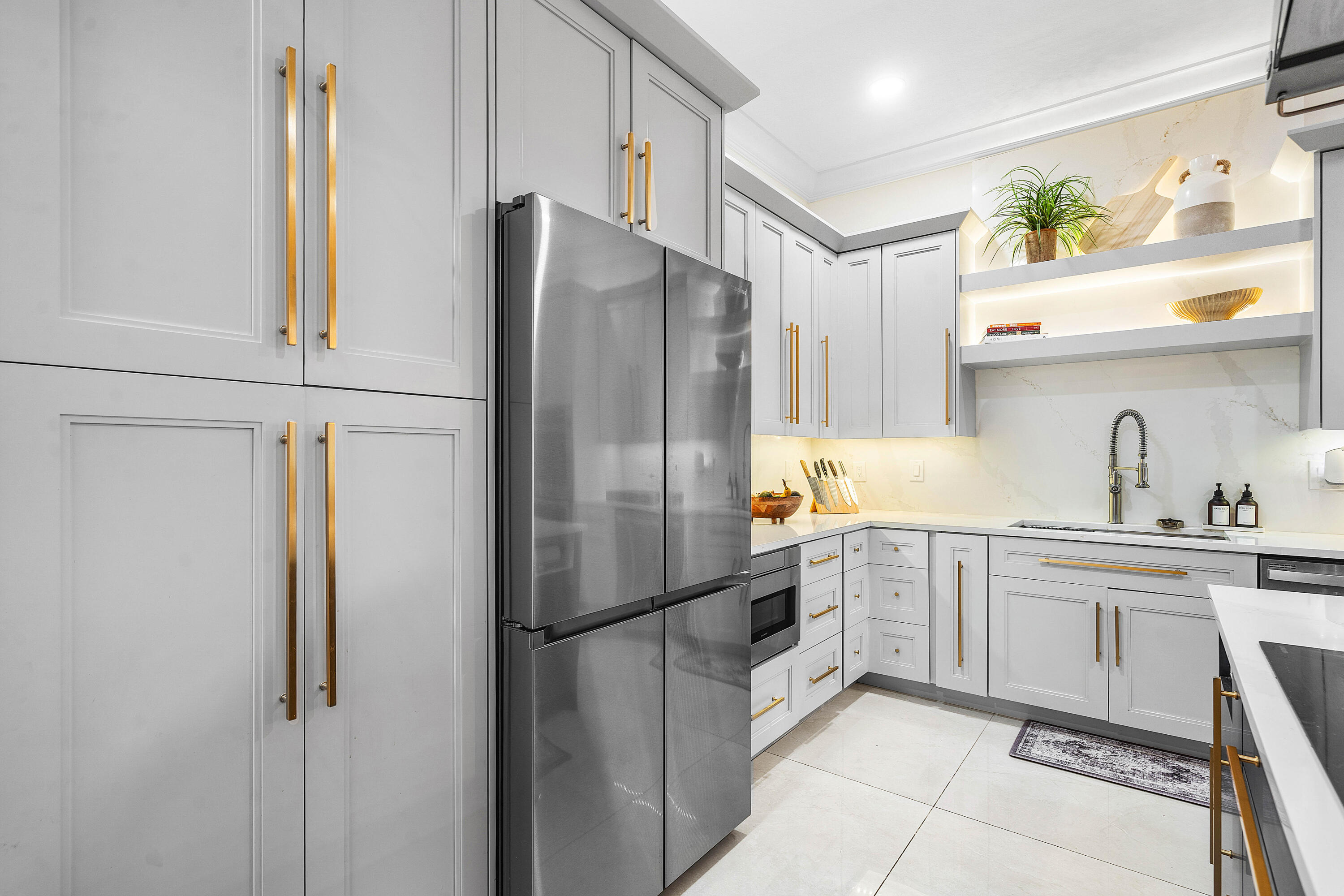 605 Avenue H