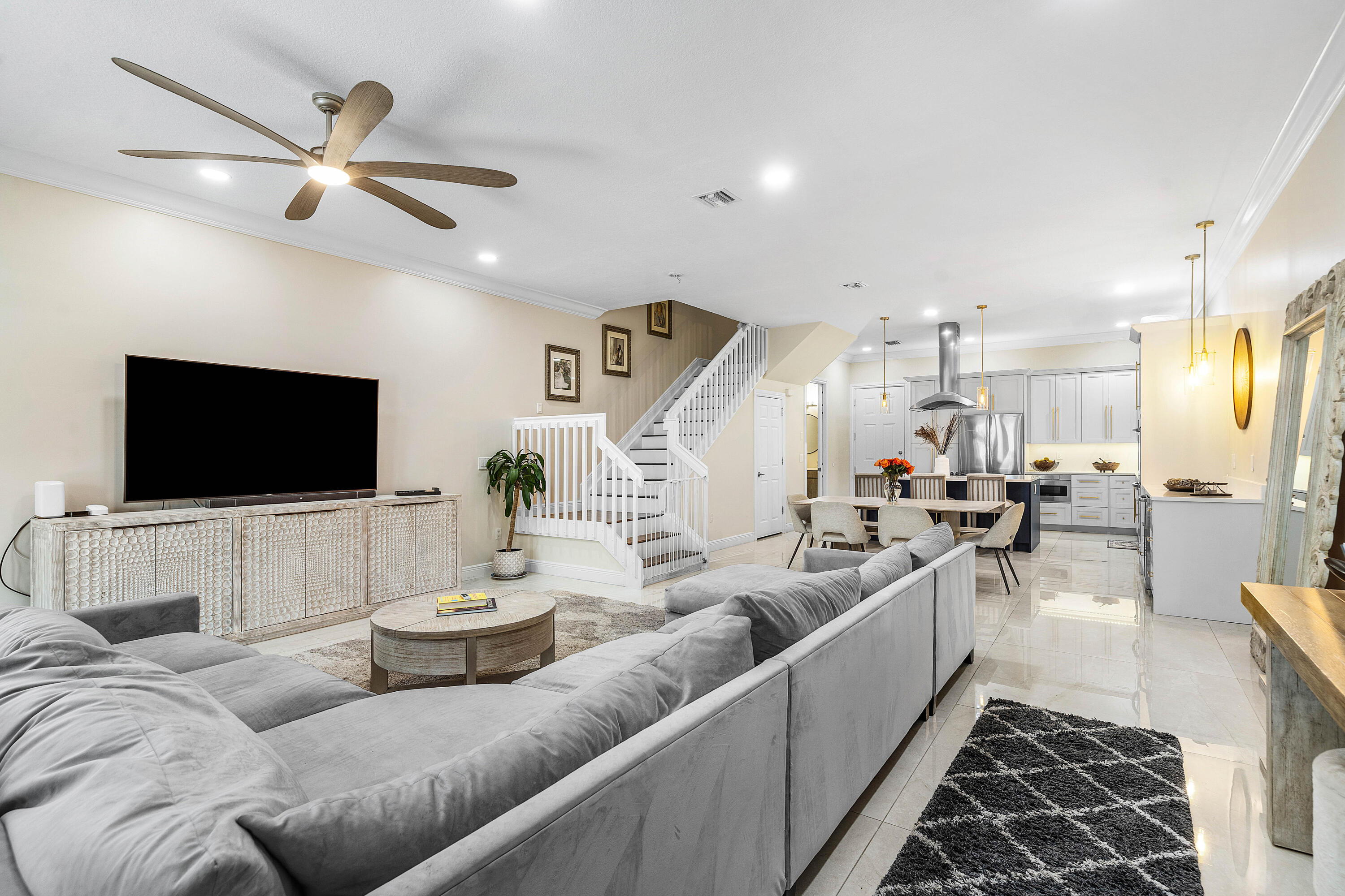 605 Avenue H