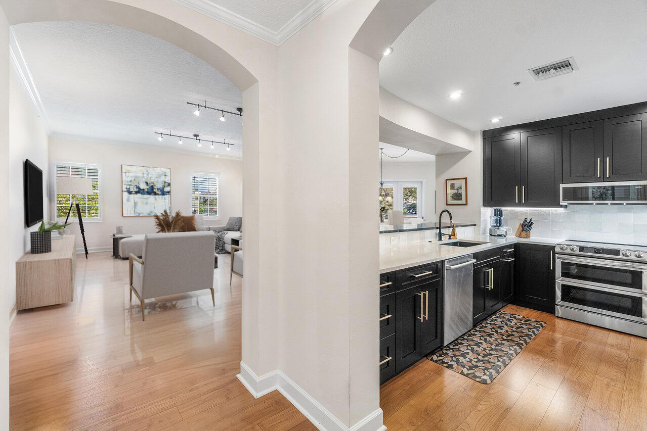 200 NE 2nd Avenue 205