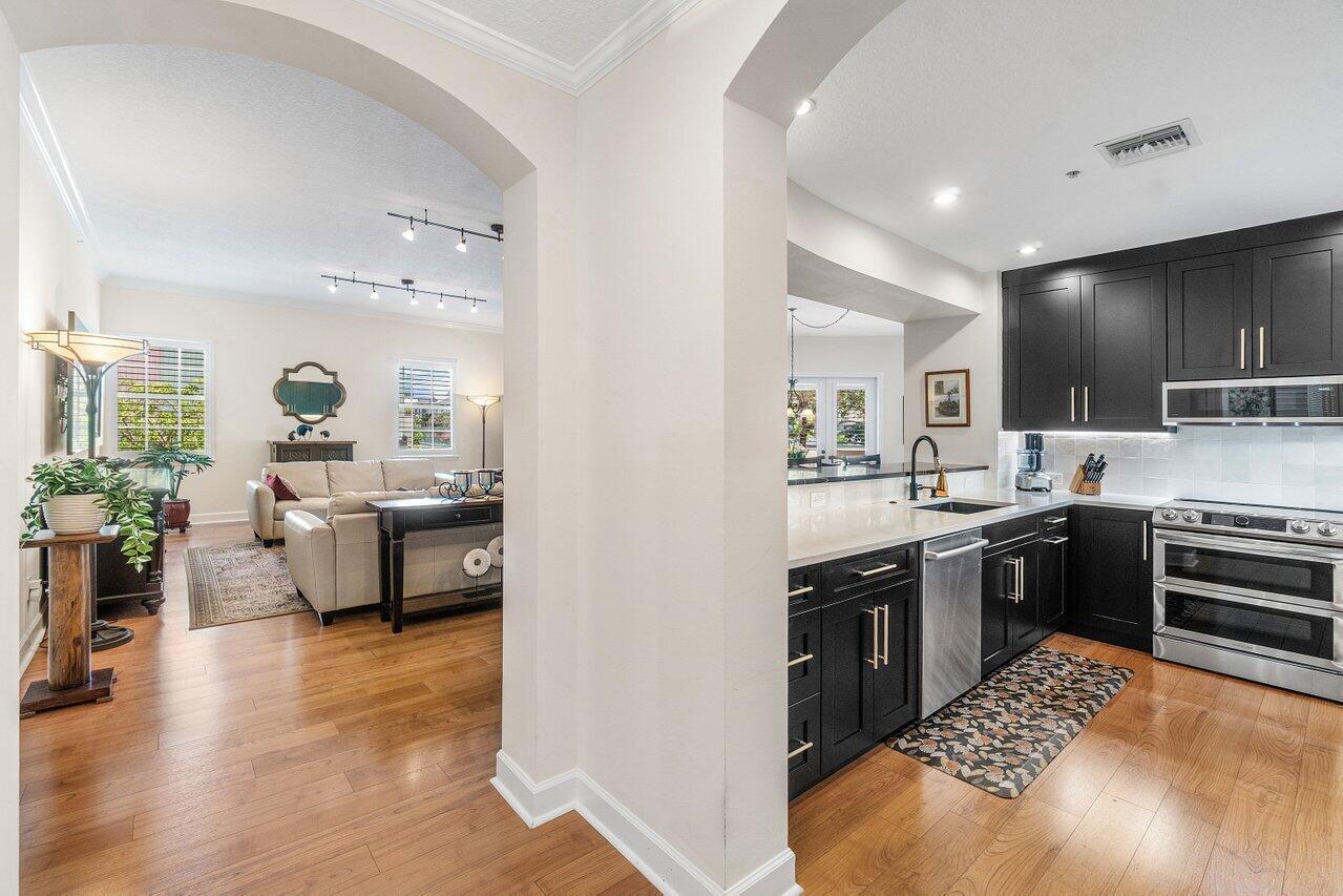 200 NE 2nd Avenue 205