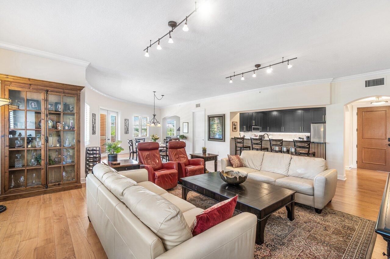 200 NE 2nd Avenue 205