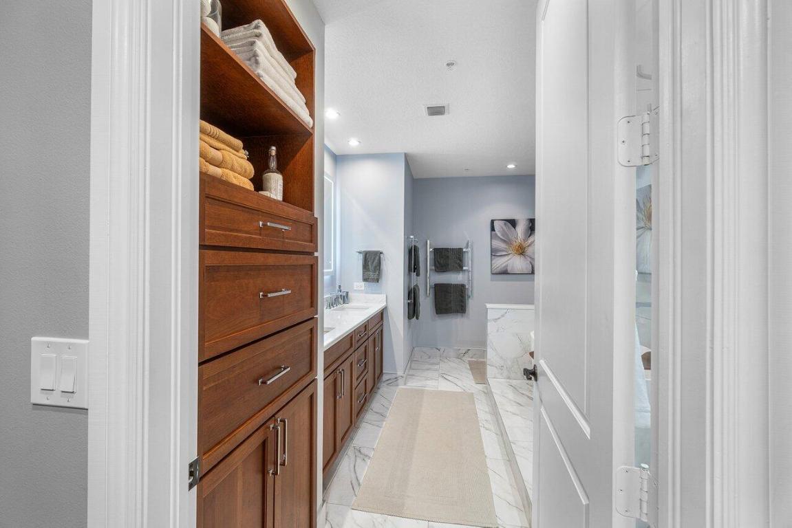 200 NE 2nd Avenue 205