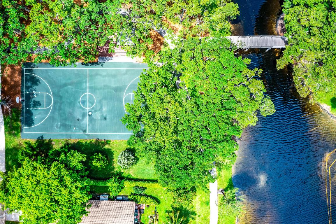 3402 Pine Haven Circle