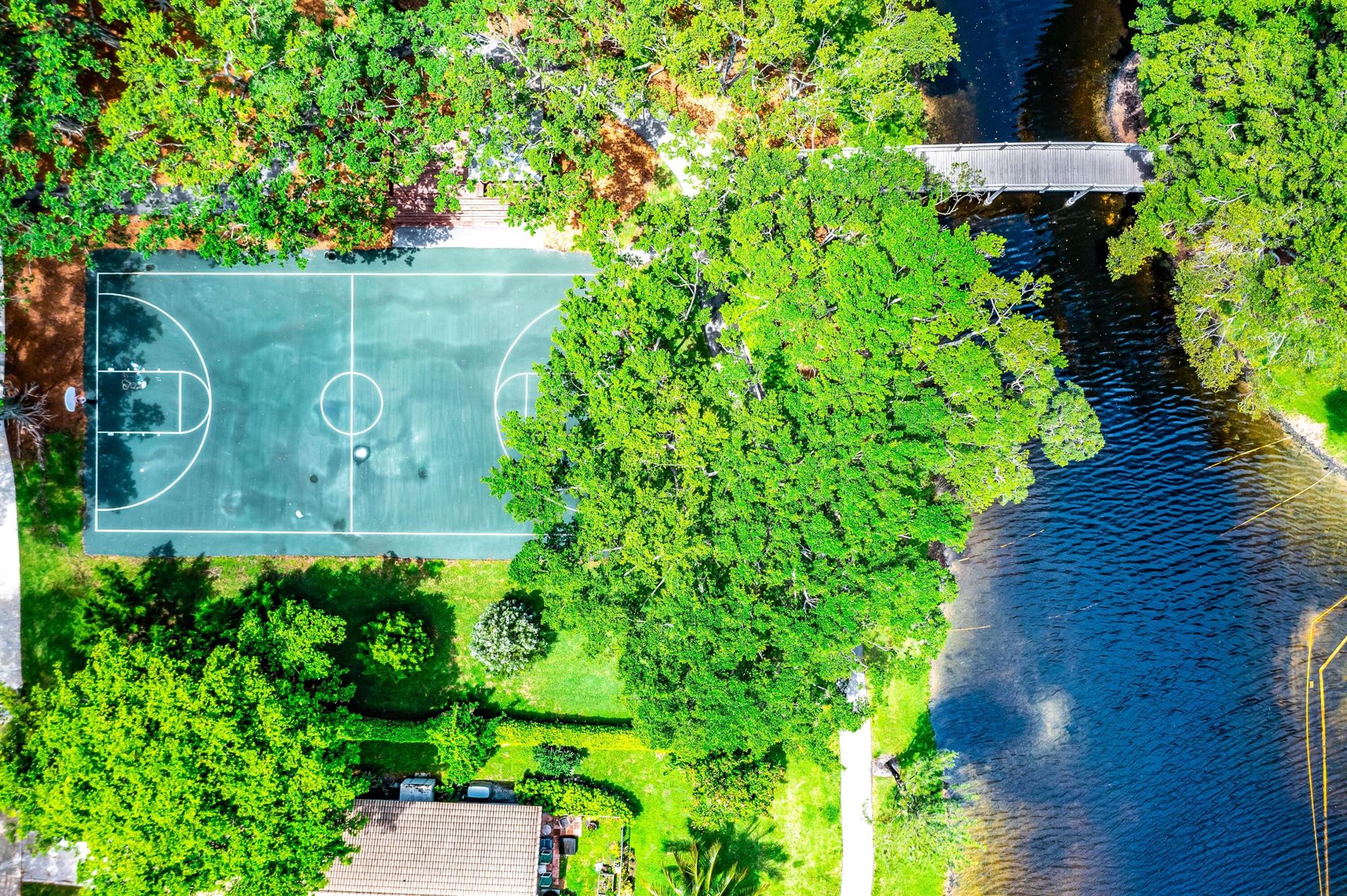 3402 Pine Haven Circle