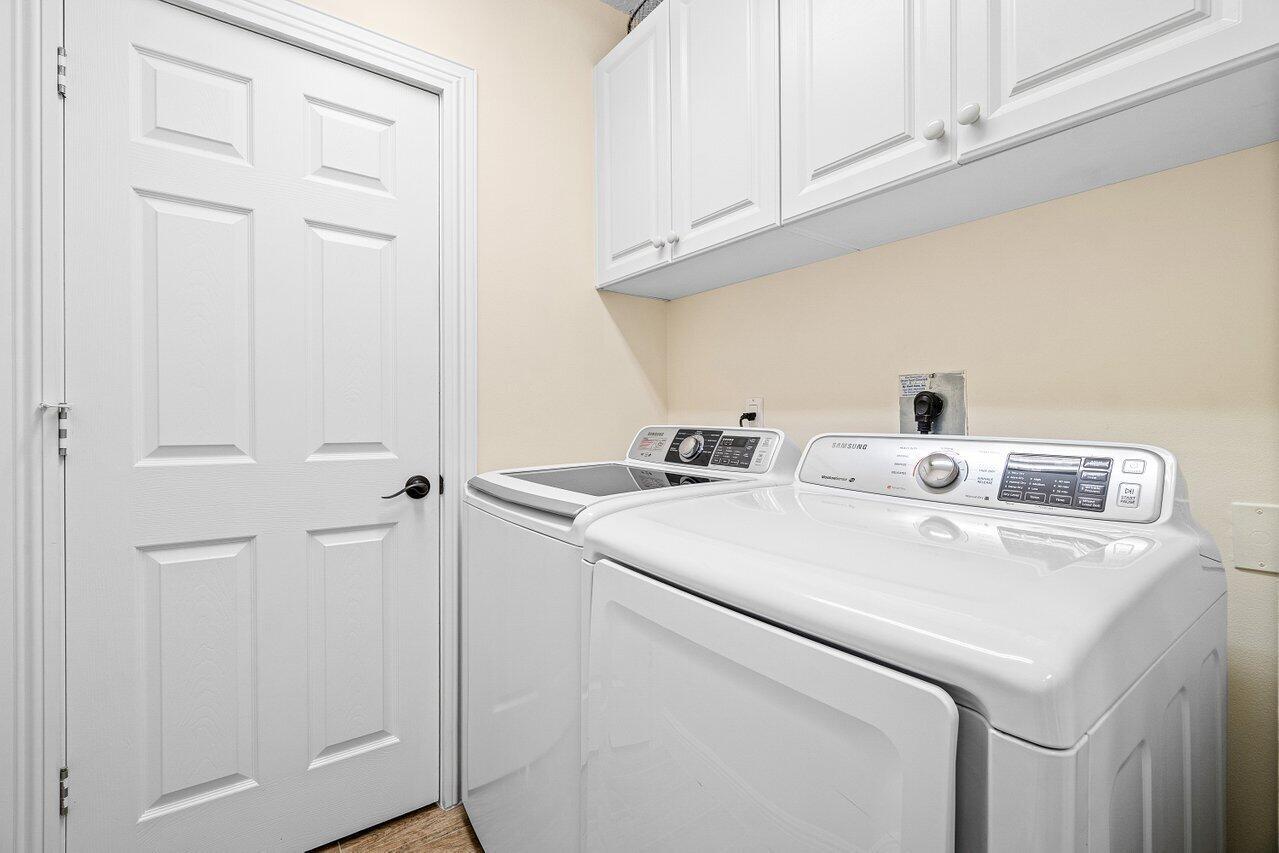 200 NE 2nd Avenue 211