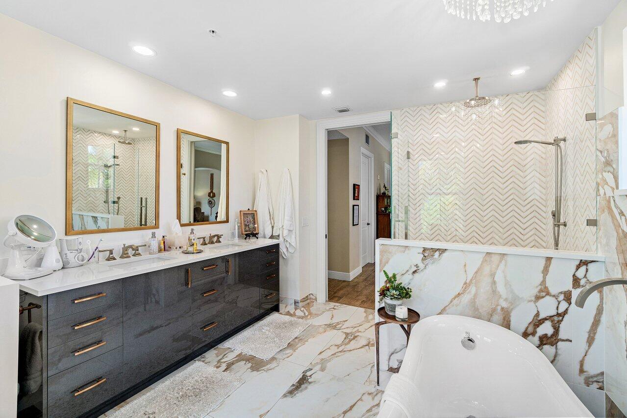 200 NE 2nd Avenue 211