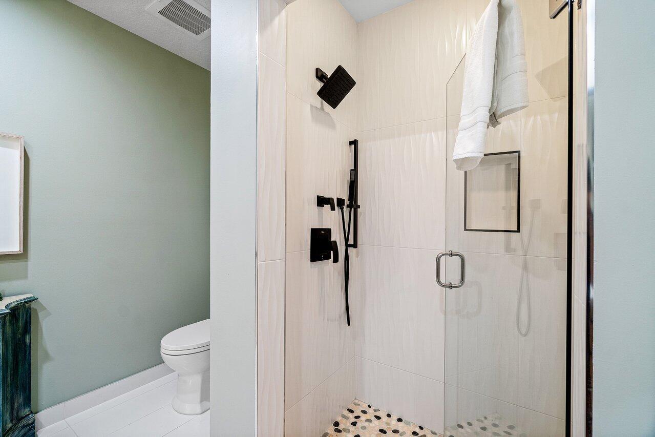 200 NE 2nd Avenue 211