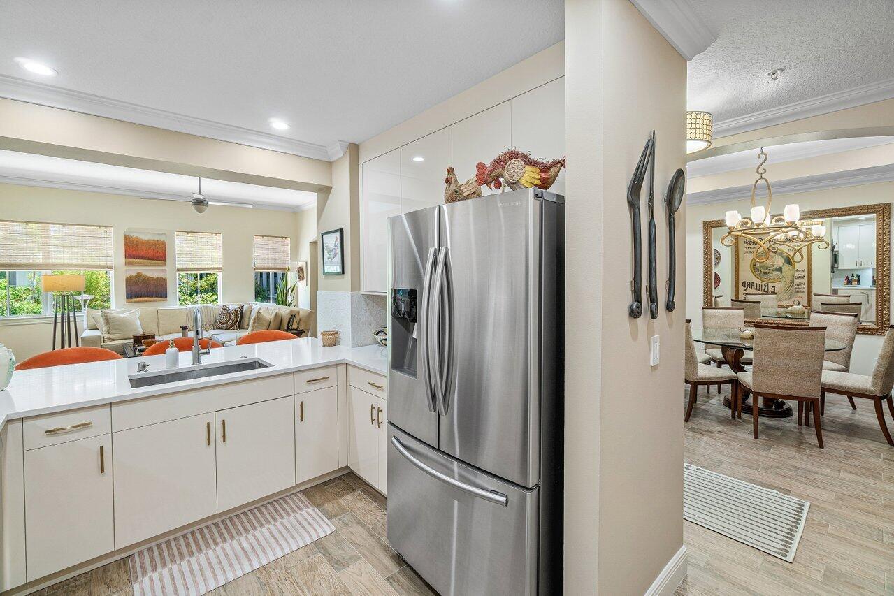 200 NE 2nd Avenue 211